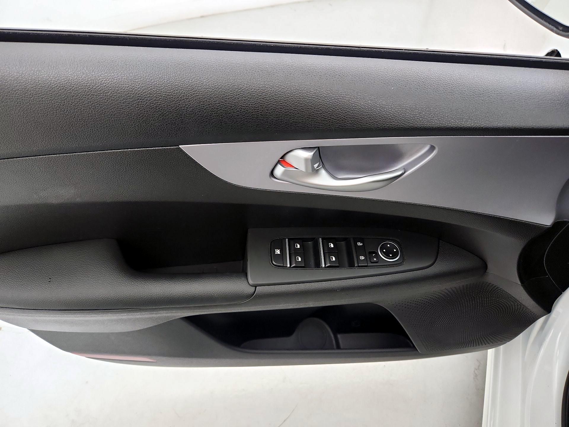 Thumbnail: 2024 Kia Forte - 12