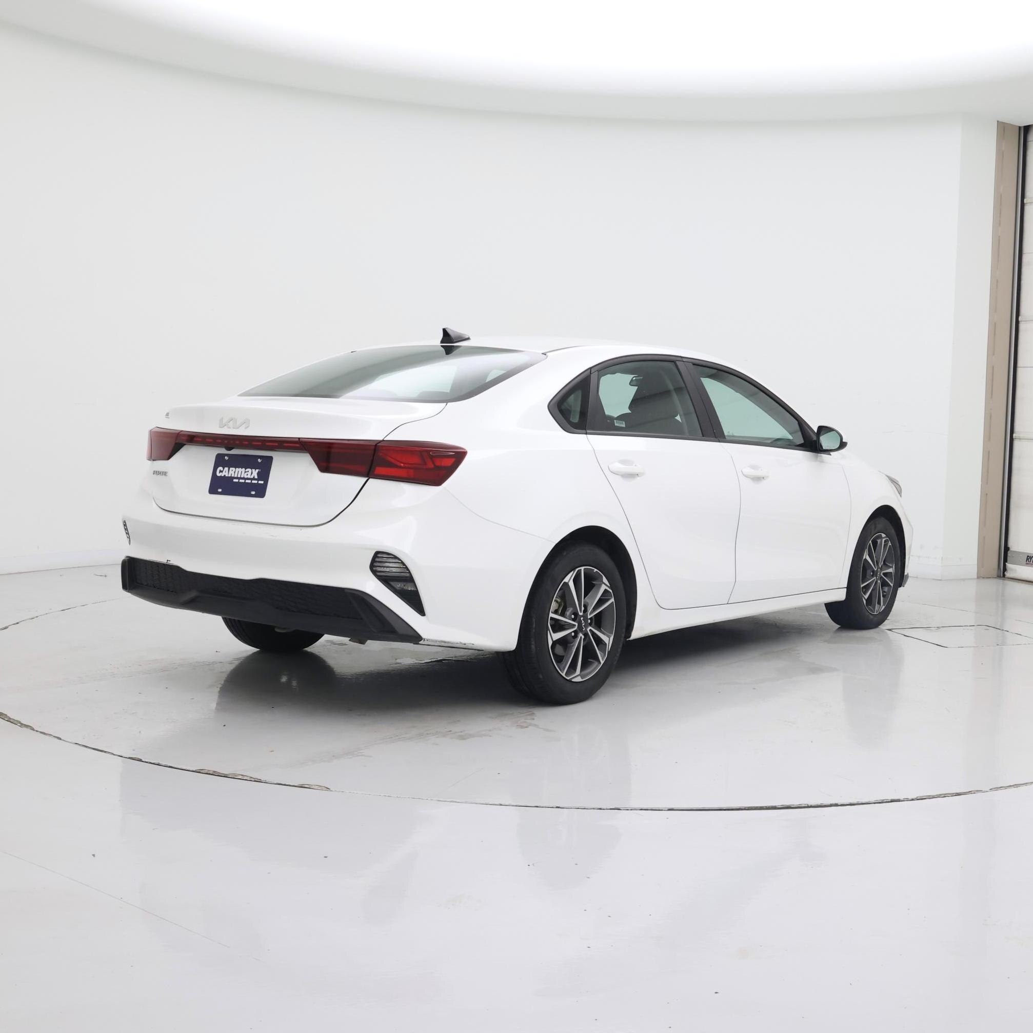 Thumbnail: 2024 Kia Forte - 8