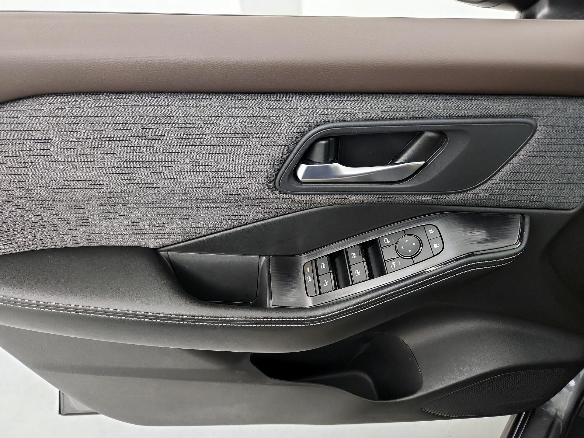 Thumbnail: 2023 Nissan Rogue - 12