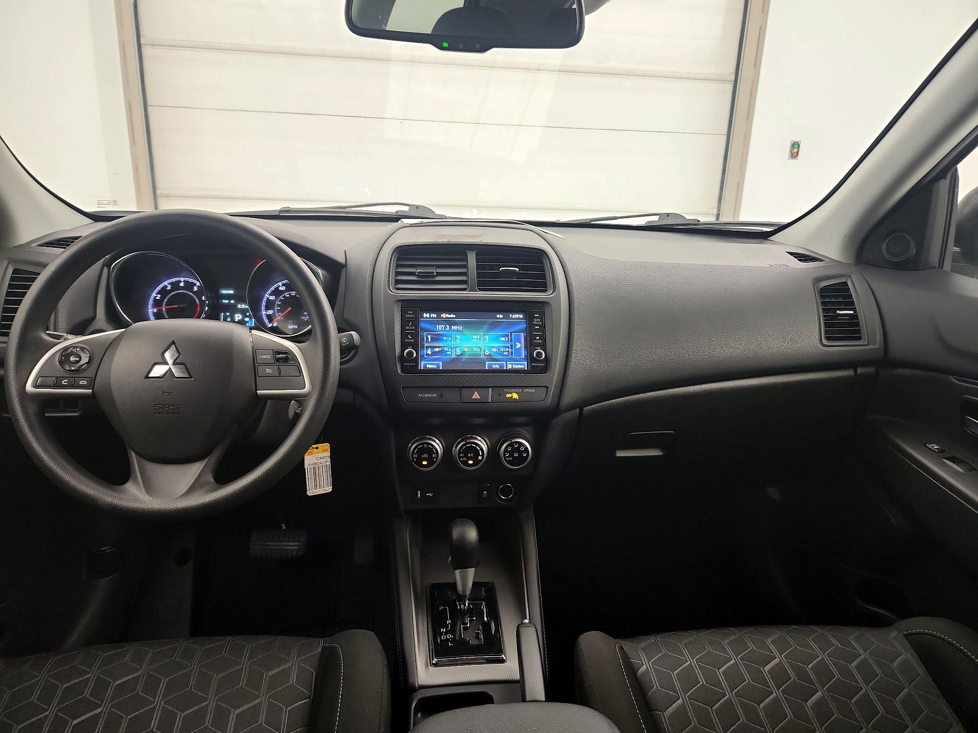 Thumbnail: 2023 Mitsubishi Outlander Sport - 9