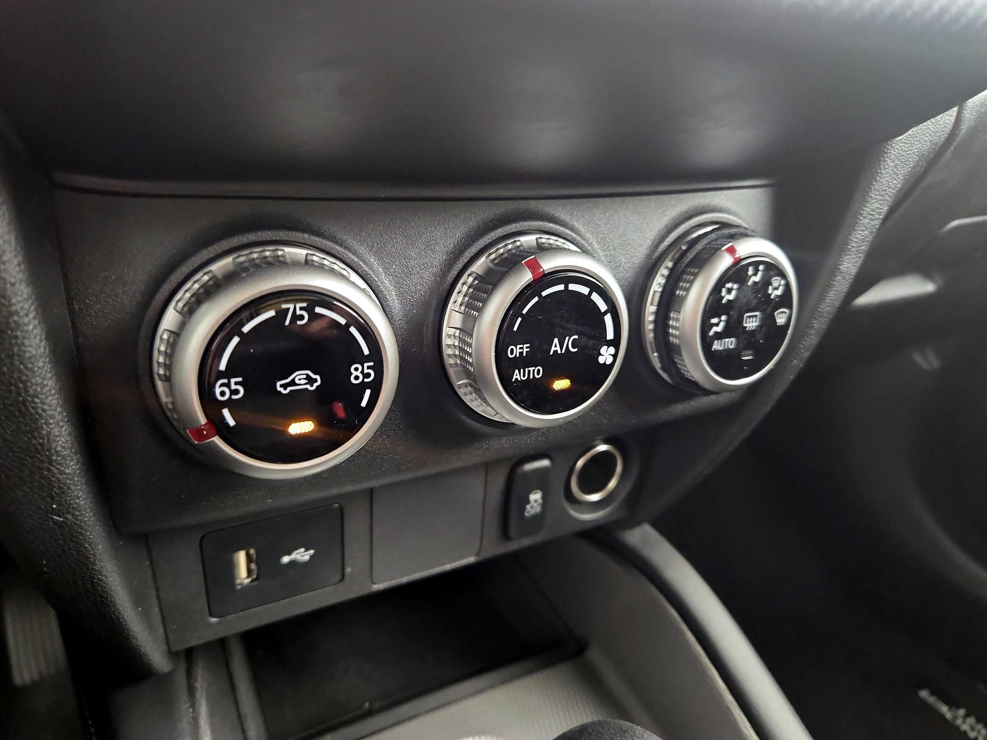 Thumbnail: 2023 Mitsubishi Outlander Sport - 16