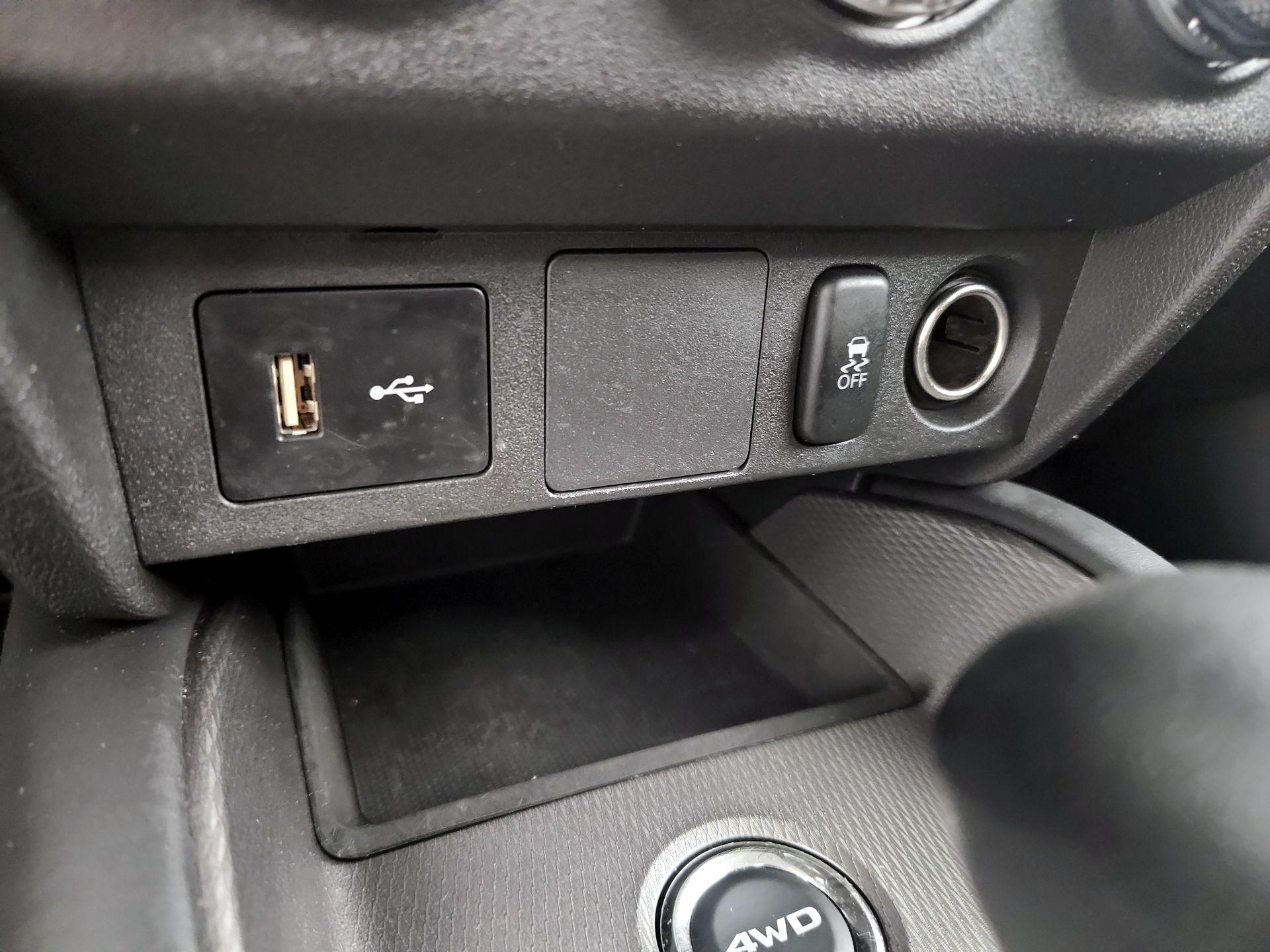 Thumbnail: 2023 Mitsubishi Outlander Sport - 18