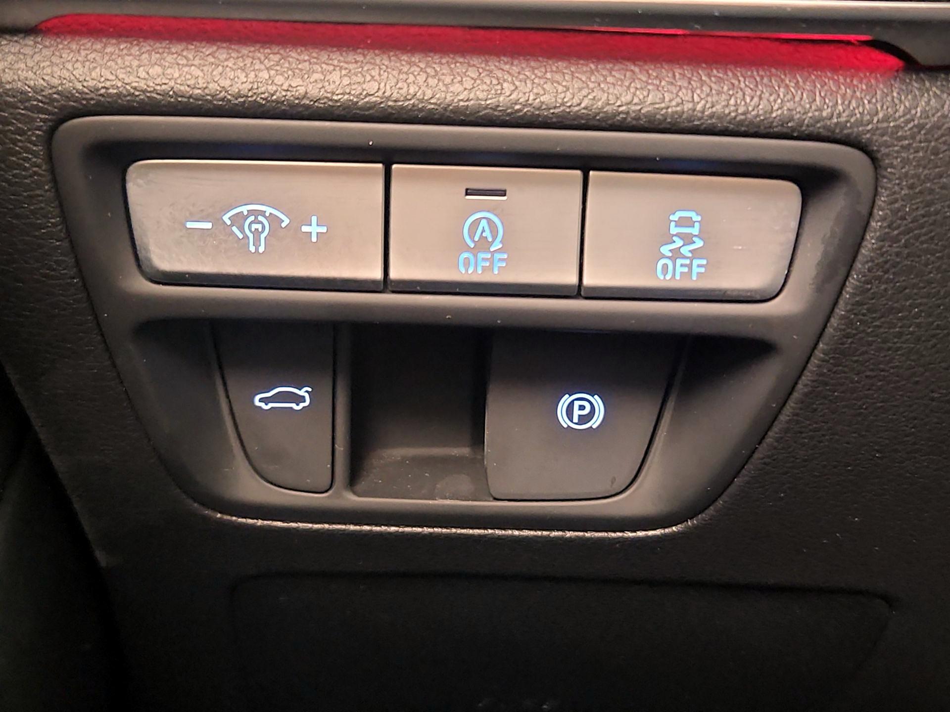 Thumbnail: 2023 Genesis G80 - 13