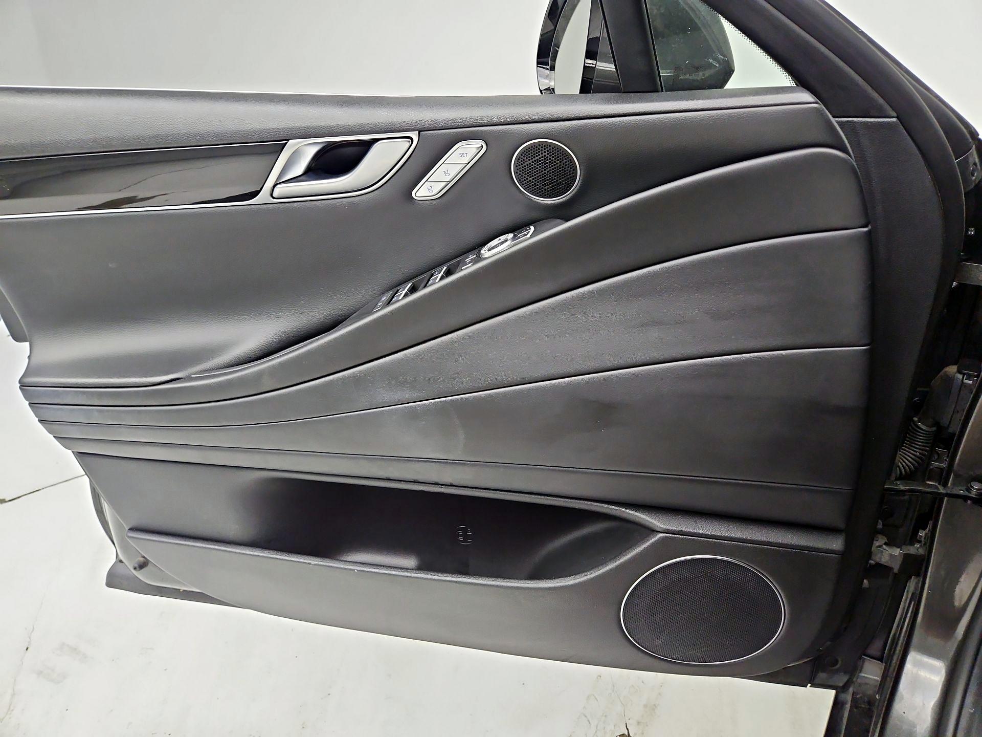 Thumbnail: 2023 Genesis G80 - 12