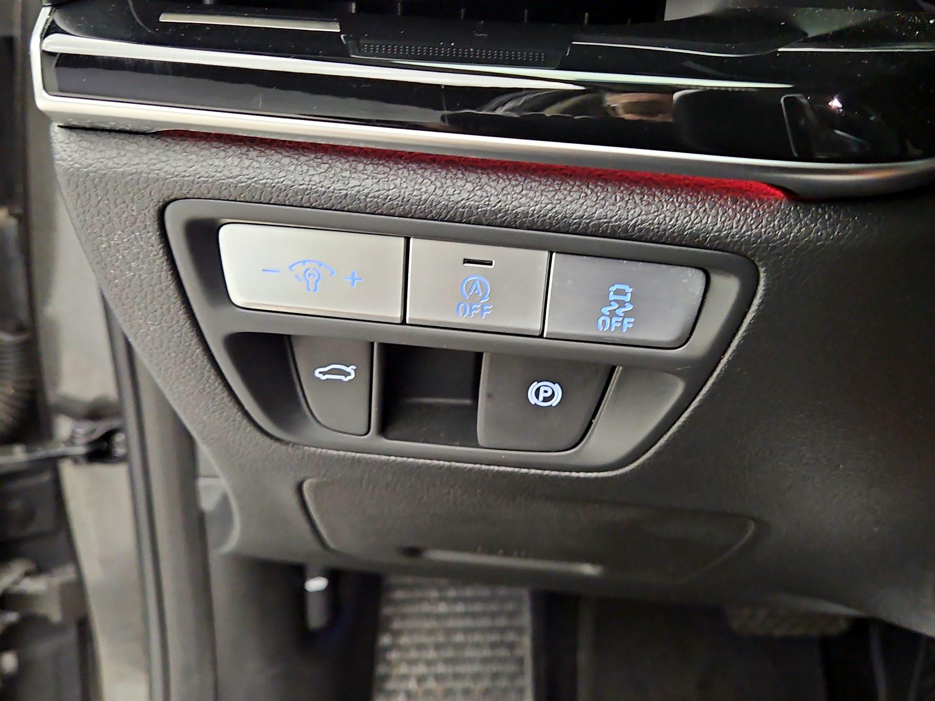 Thumbnail: 2023 Genesis G80 - 13