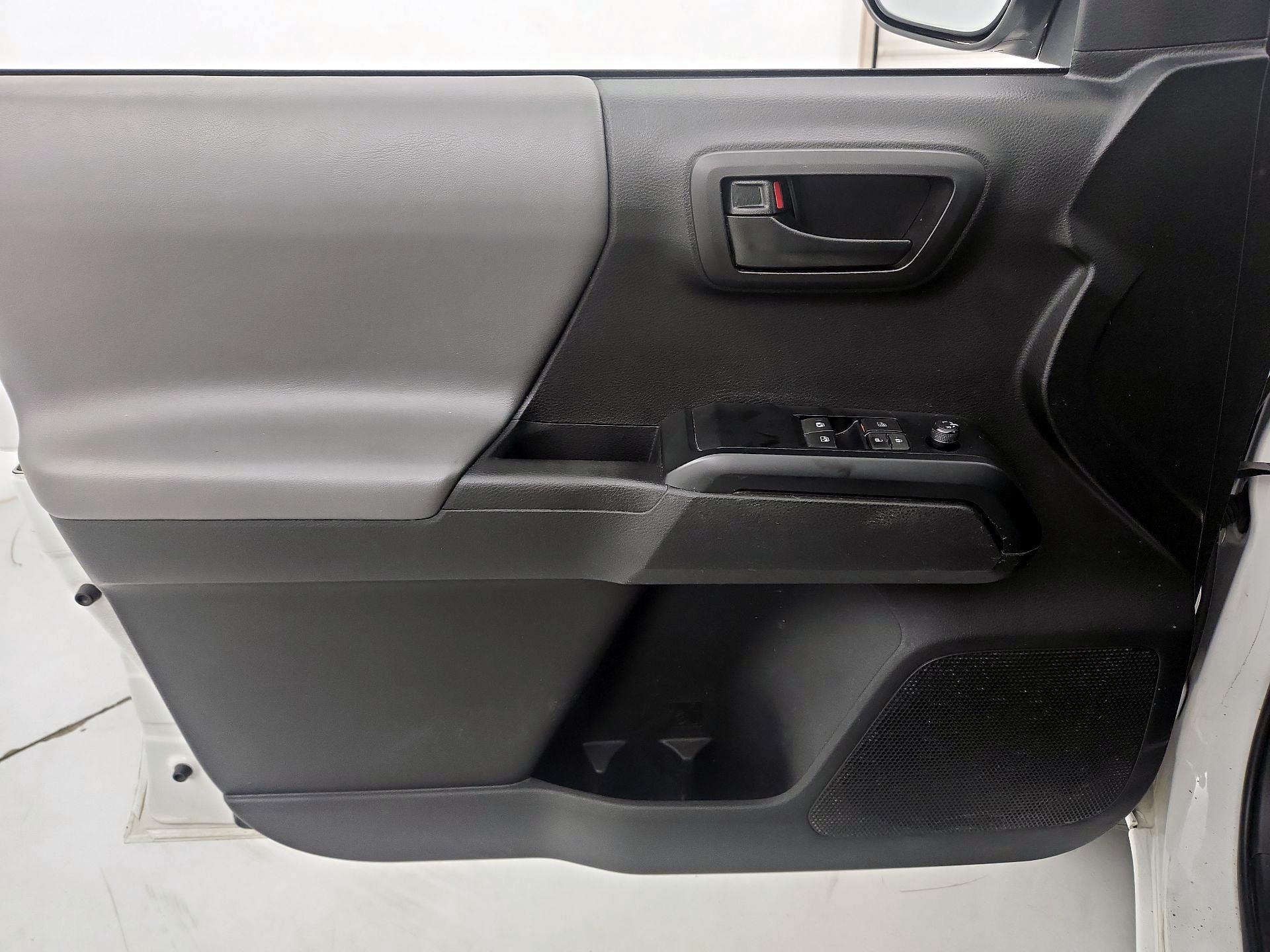 Thumbnail: 2022 Toyota Tacoma - 12