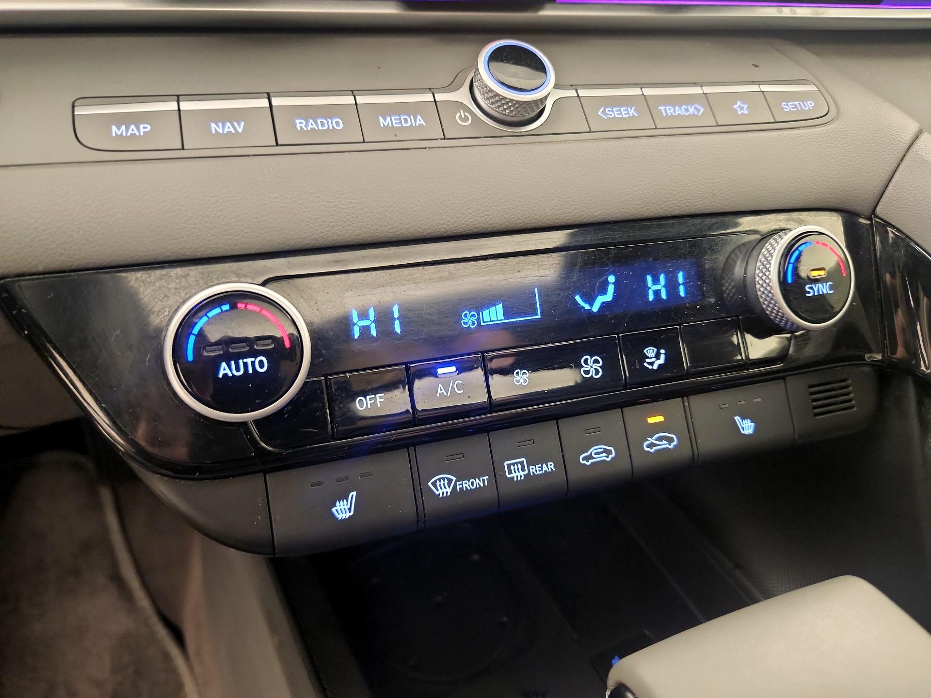 Thumbnail: 2024 Hyundai Elantra - 17