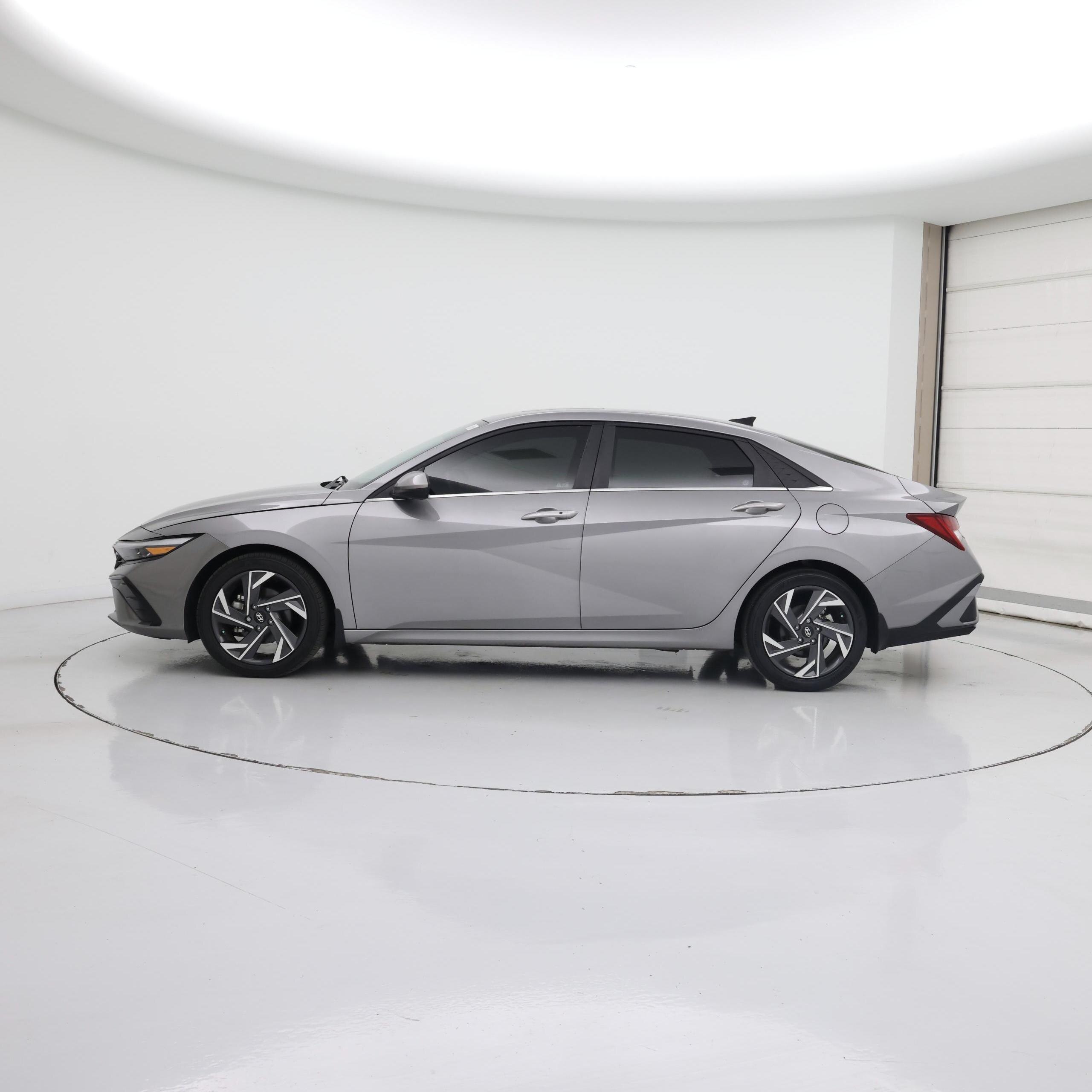 Thumbnail: 2024 Hyundai Elantra - 3