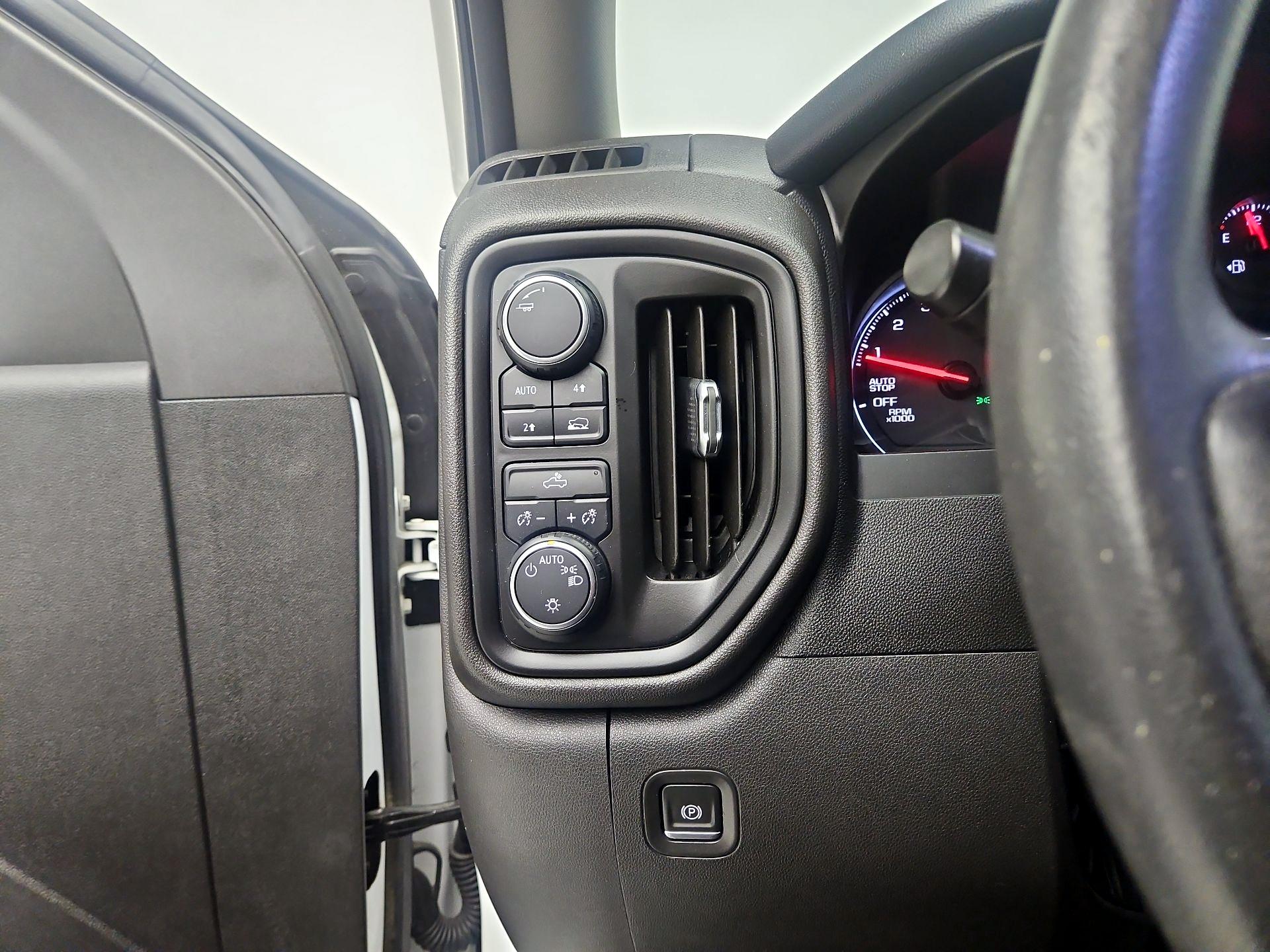 Thumbnail: 2021 Chevrolet Silverado 1500 - 13