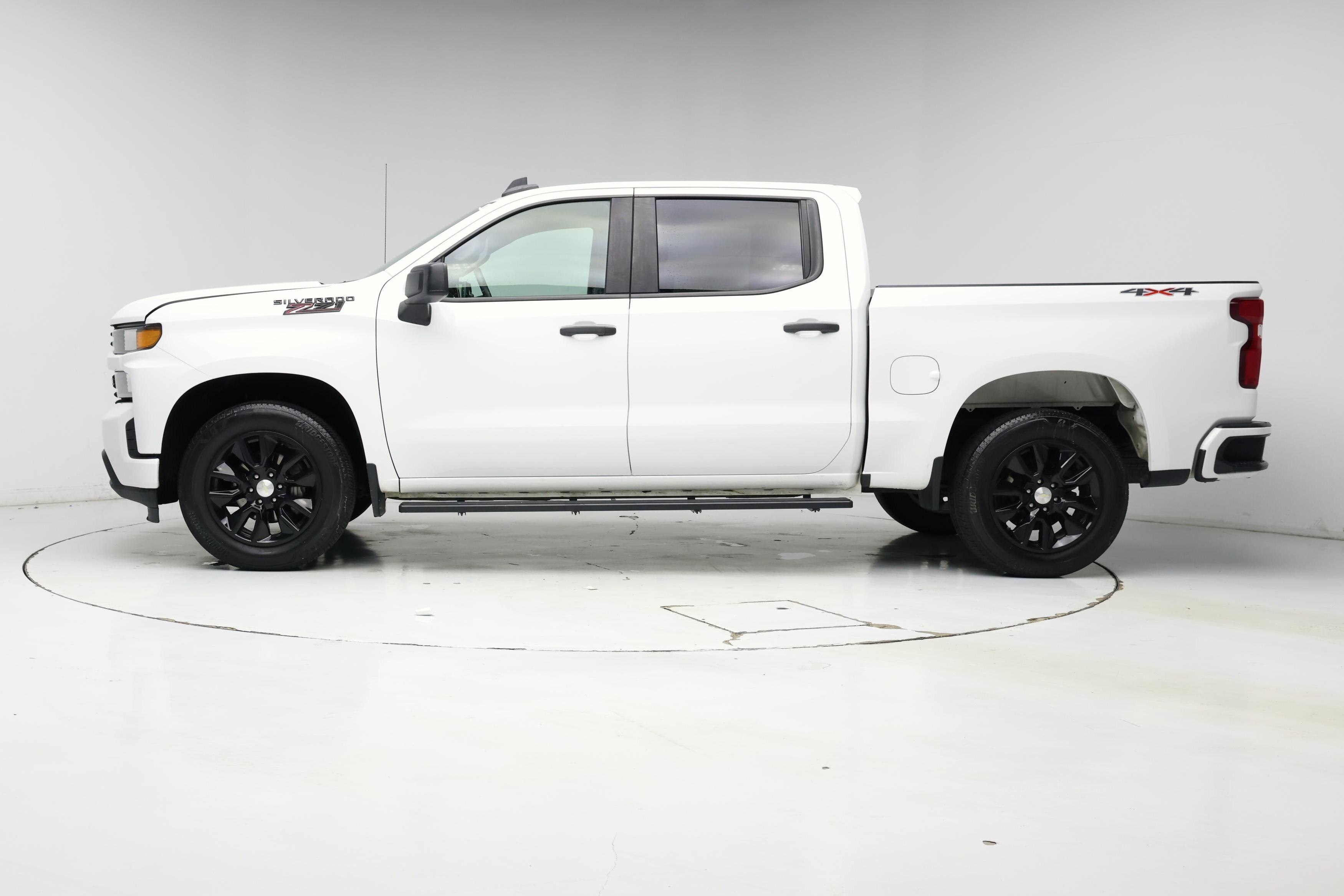 Thumbnail: 2021 Chevrolet Silverado 1500 - 3