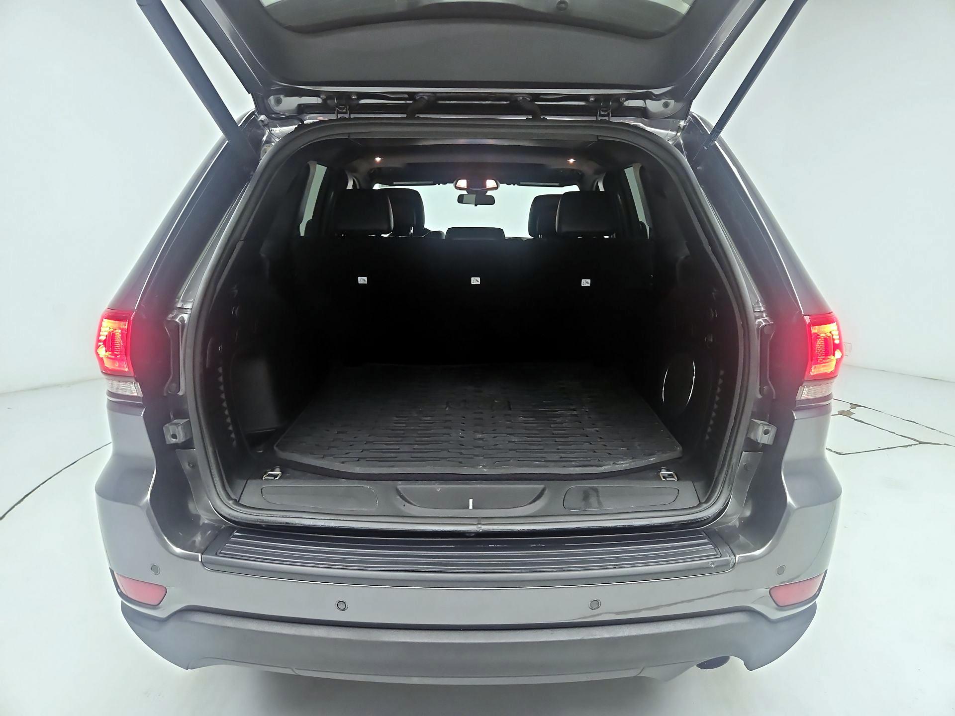 Thumbnail: 2021 Jeep Grand Cherokee - 11