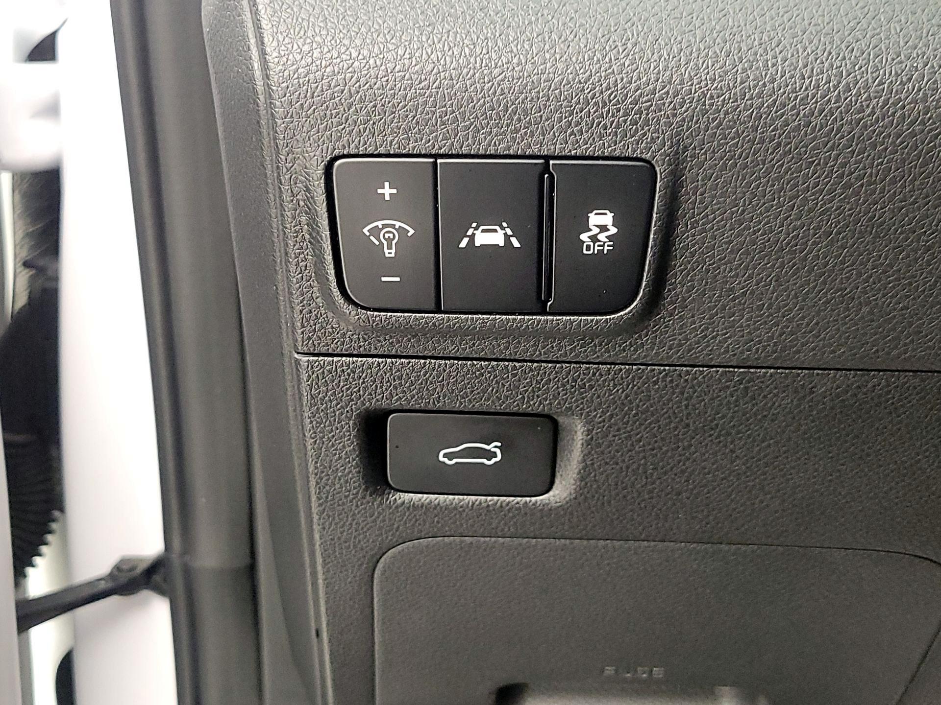 Thumbnail: 2023 Kia K5 - 13