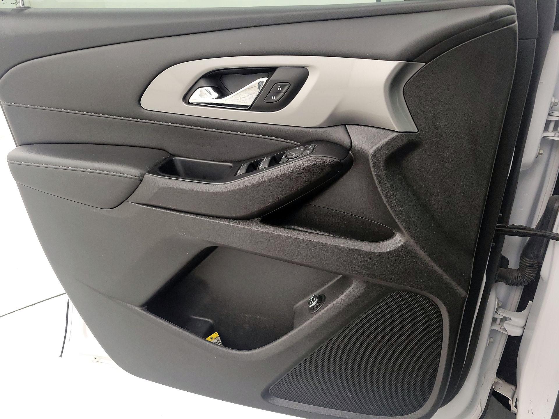 Thumbnail: 2023 Chevrolet Traverse - 12