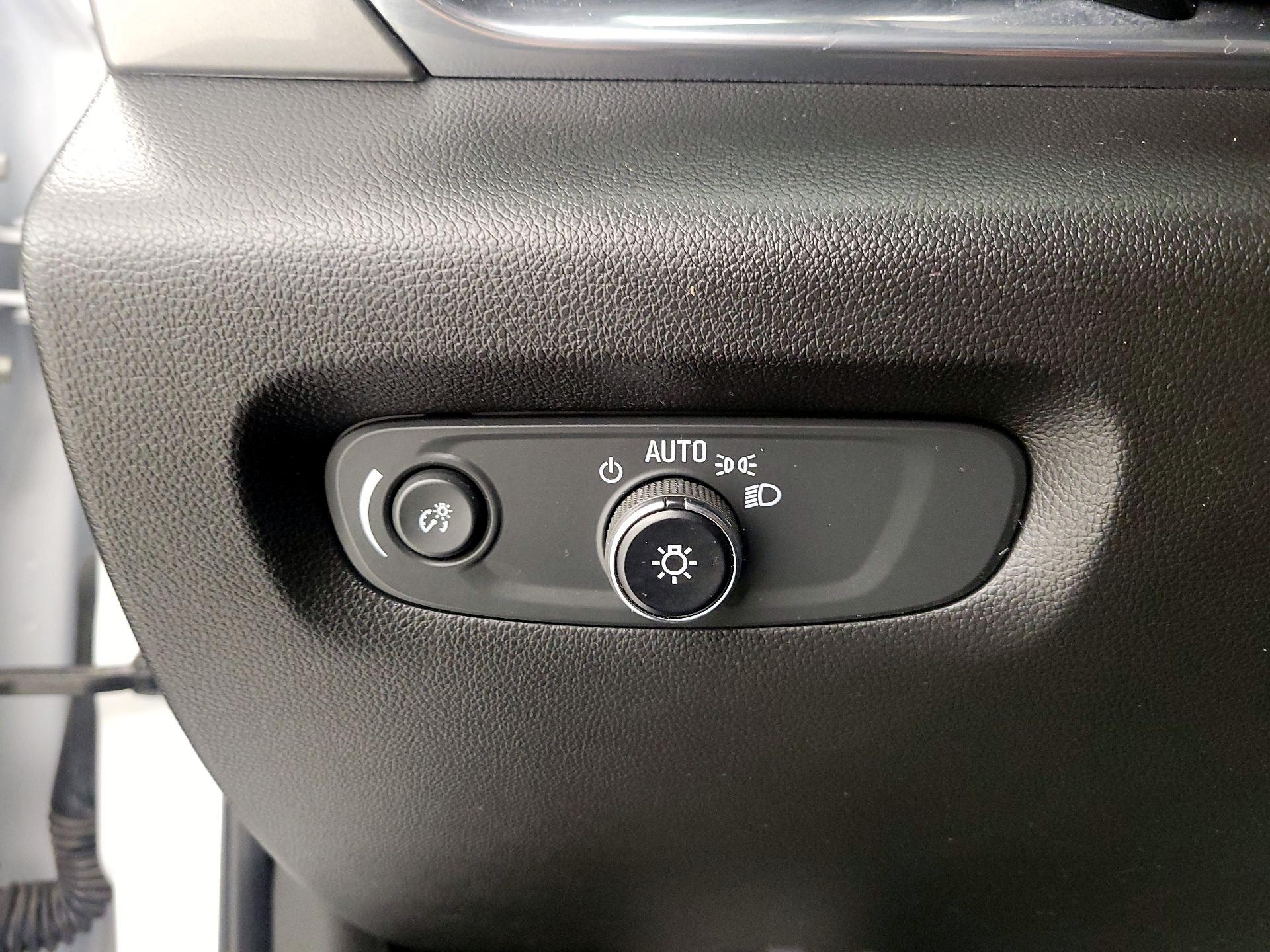 Thumbnail: 2023 Chevrolet Traverse - 13