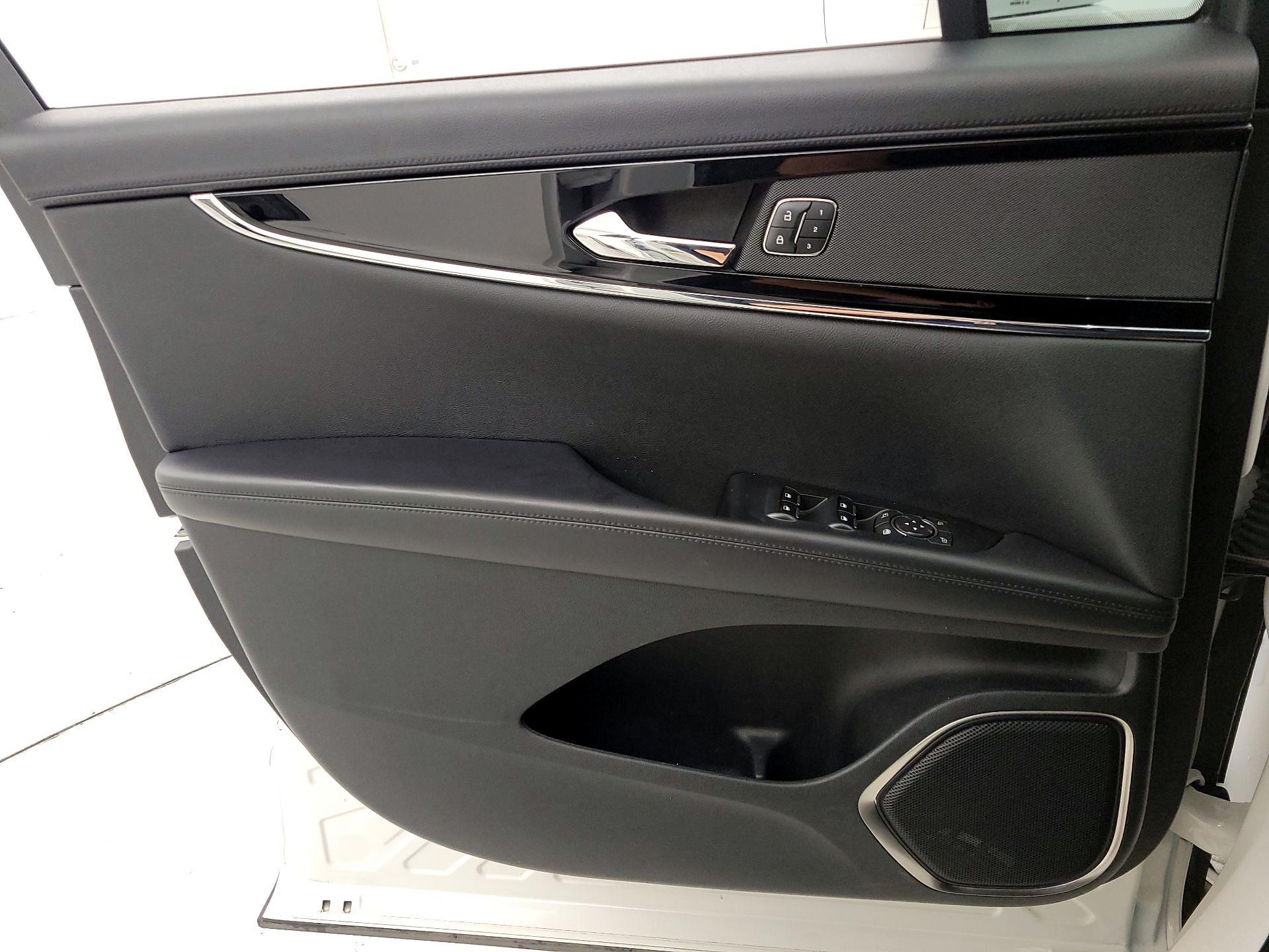 Thumbnail: 2022 Lincoln Nautilus - 12