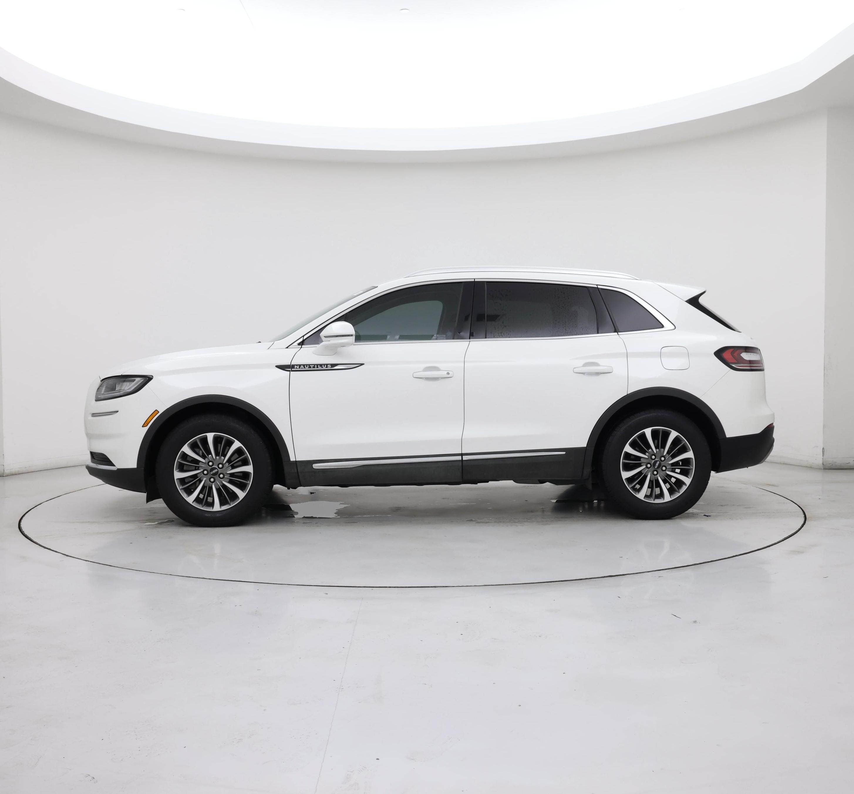 Thumbnail: 2022 Lincoln Nautilus - 3