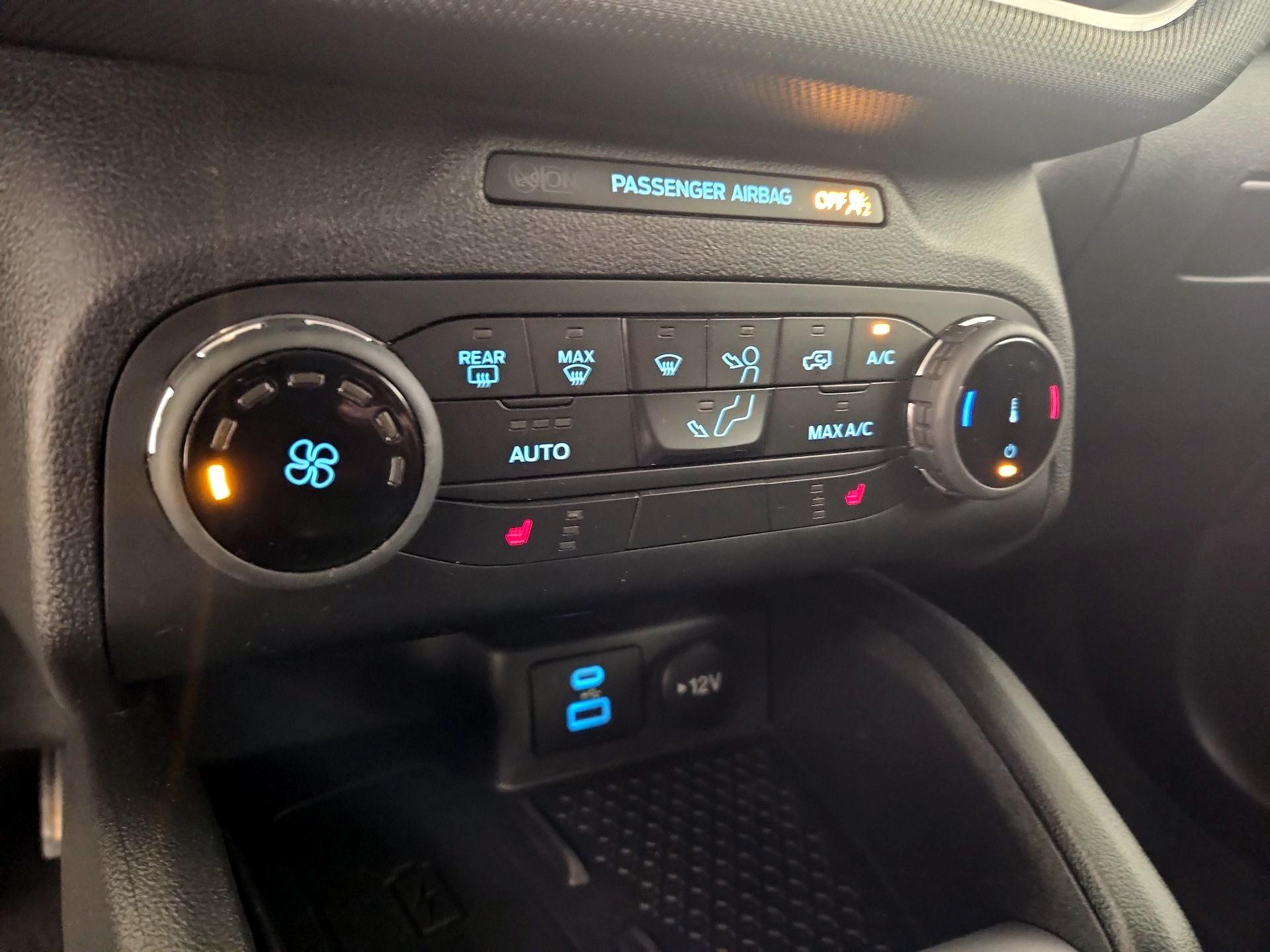 Thumbnail: 2022 Ford Bronco Sport - 16