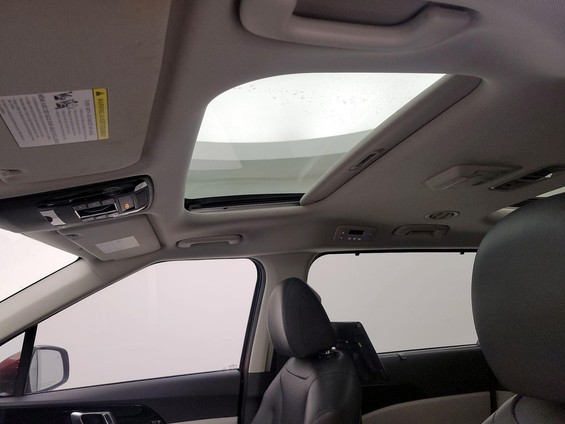 Thumbnail: 2022 Kia Carnival - 18