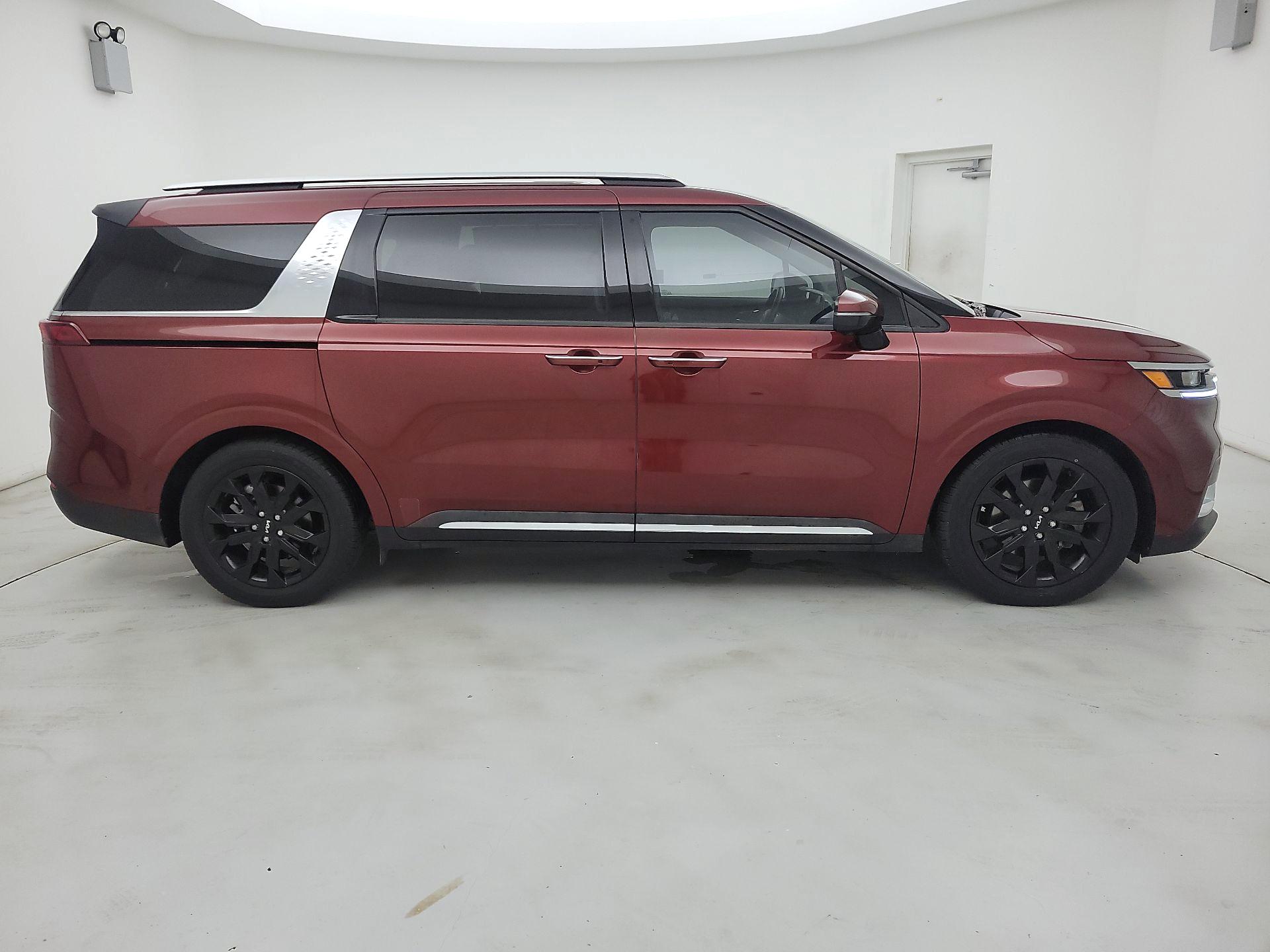 Thumbnail: 2022 Kia Carnival - 4