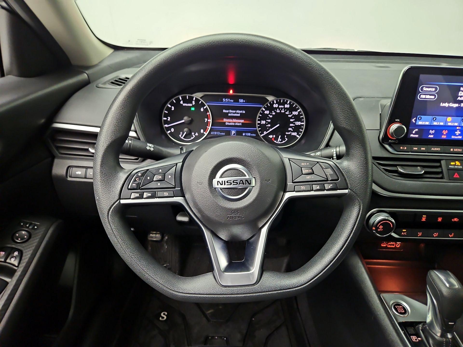 Thumbnail: 2019 Nissan Altima - 10