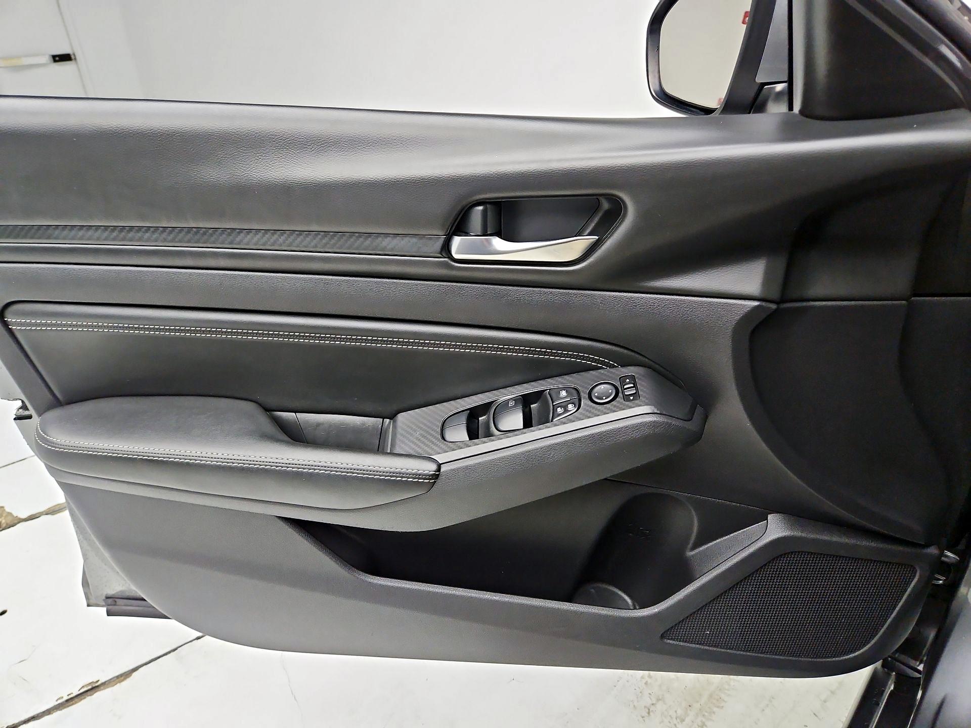 Thumbnail: 2019 Nissan Altima - 12