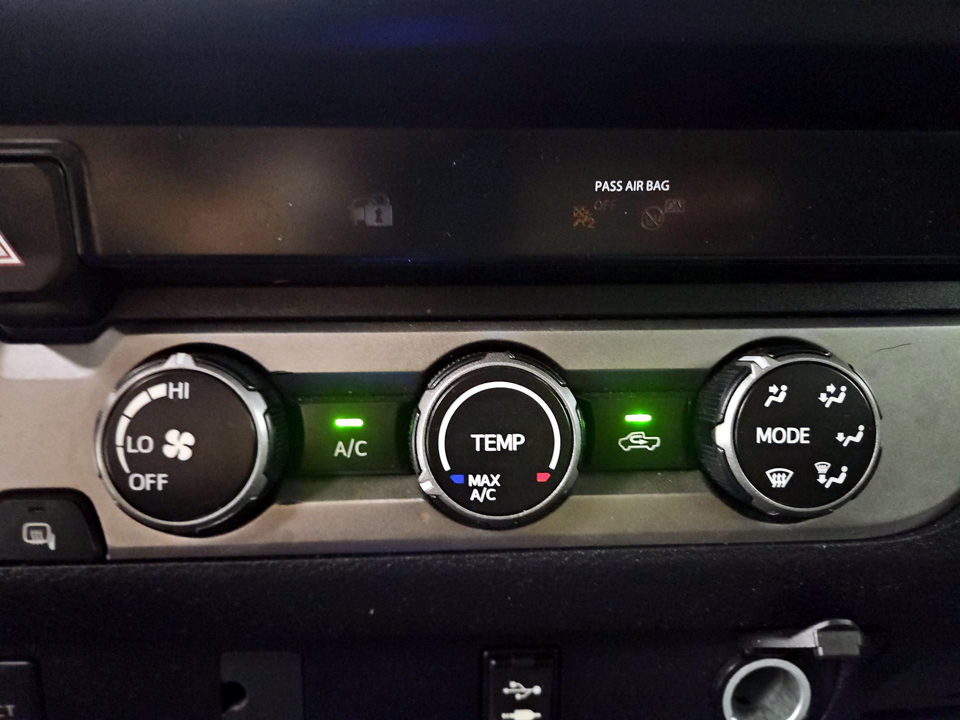 Thumbnail: 2019 Toyota Tacoma - 15