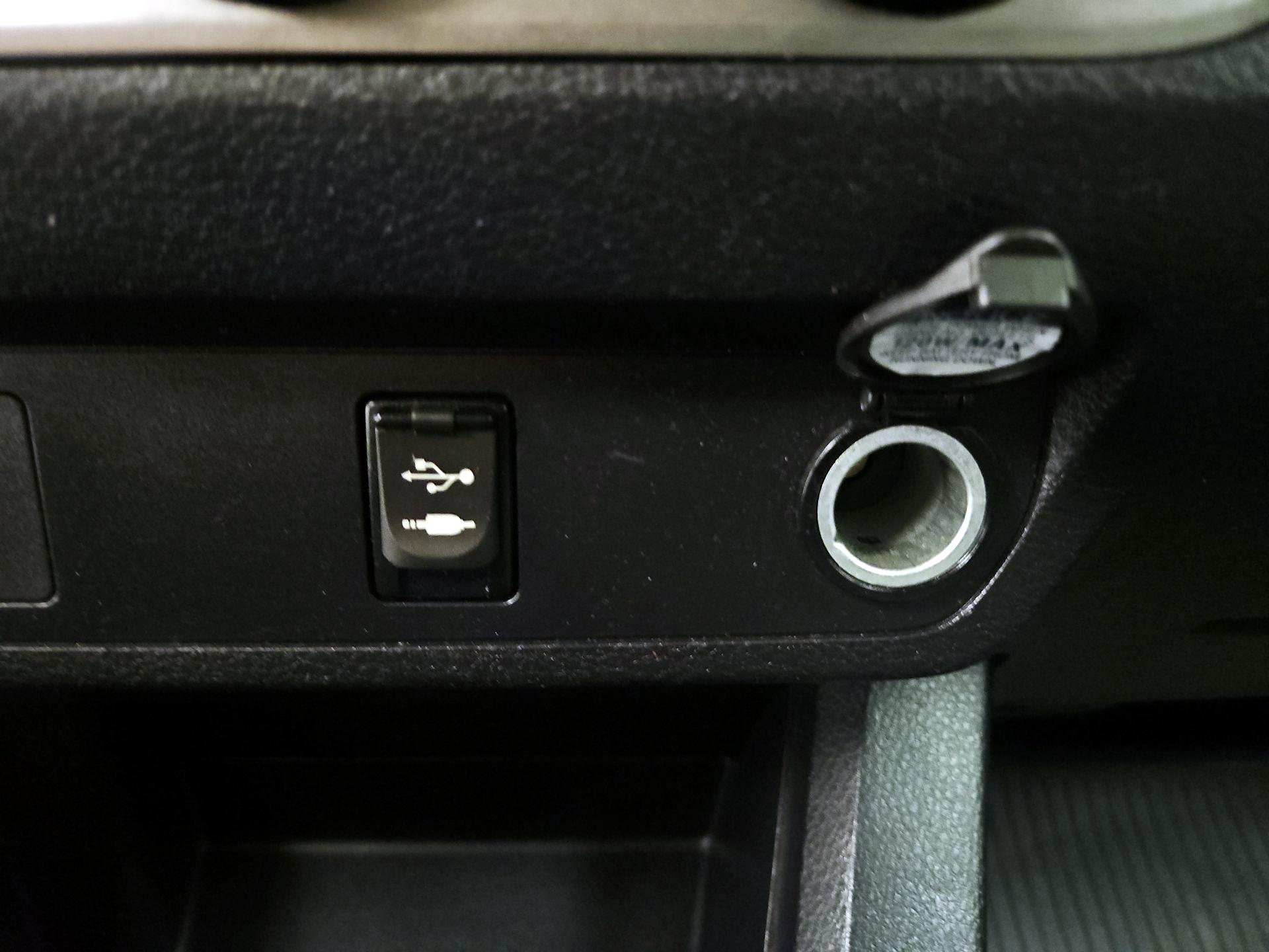 Thumbnail: 2019 Toyota Tacoma - 17