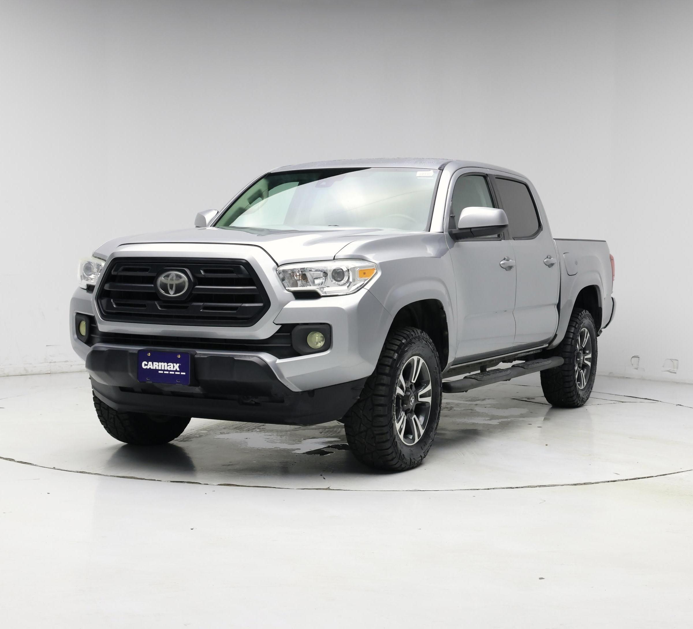 Thumbnail: 2019 Toyota Tacoma - 4