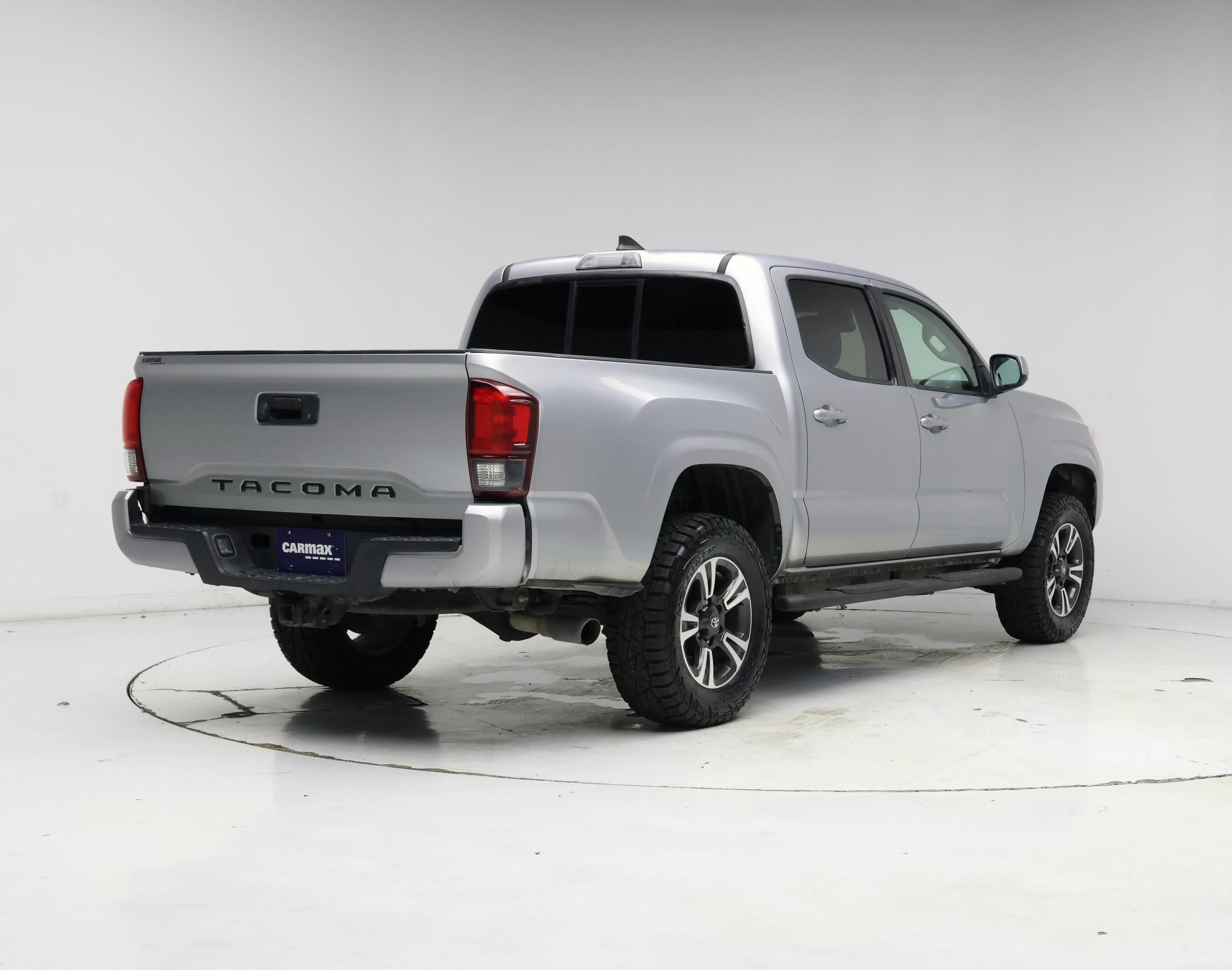 Thumbnail: 2019 Toyota Tacoma - 8