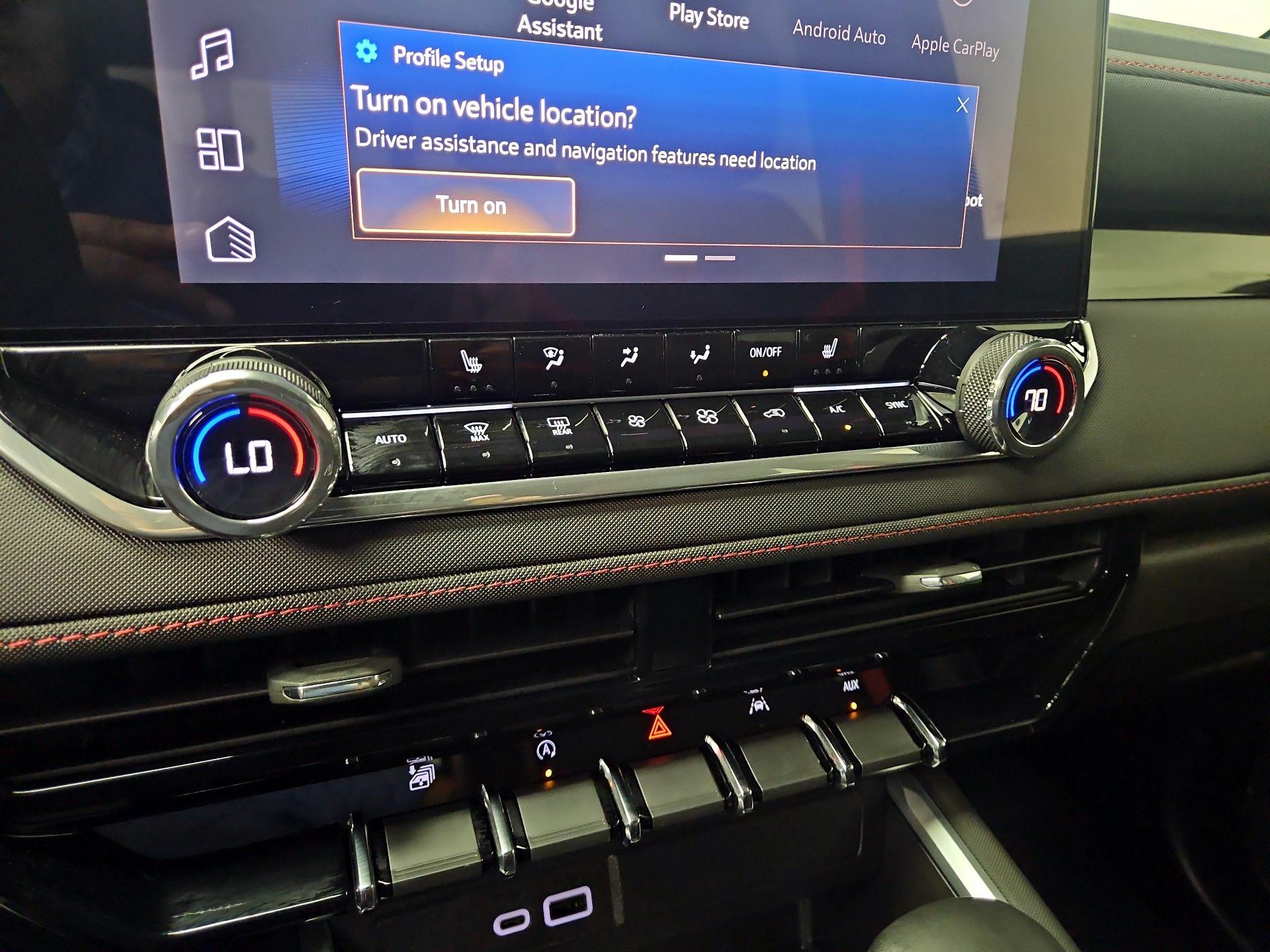 Thumbnail: 2024 Chevrolet Colorado - 16