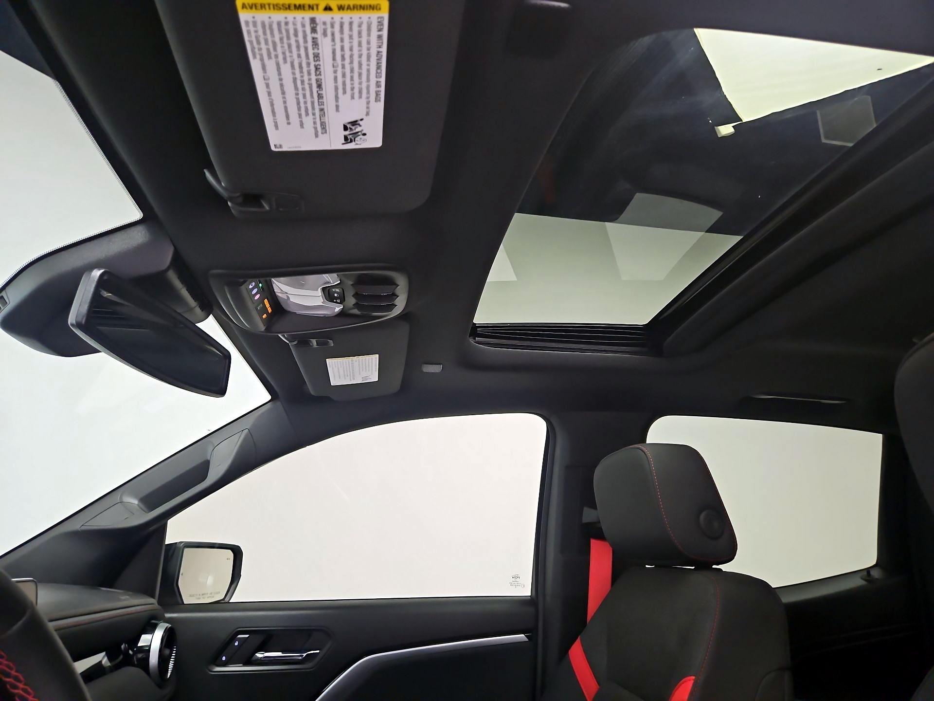 Thumbnail: 2024 Chevrolet Colorado - 19