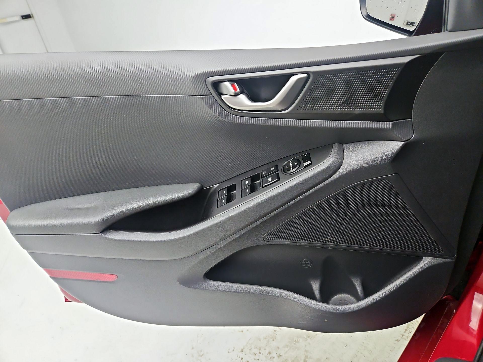 Thumbnail: 2019 Hyundai Ioniq - 12