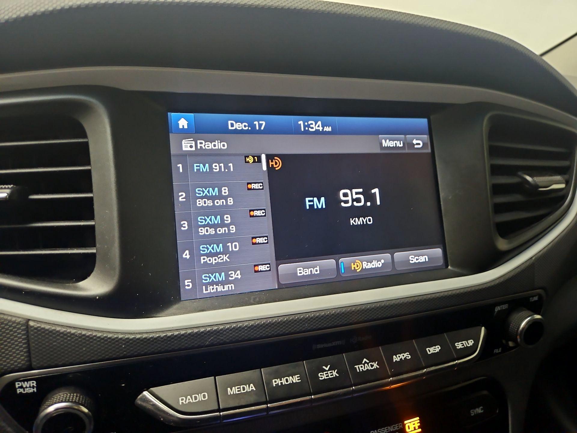 Thumbnail: 2019 Hyundai Ioniq - 15