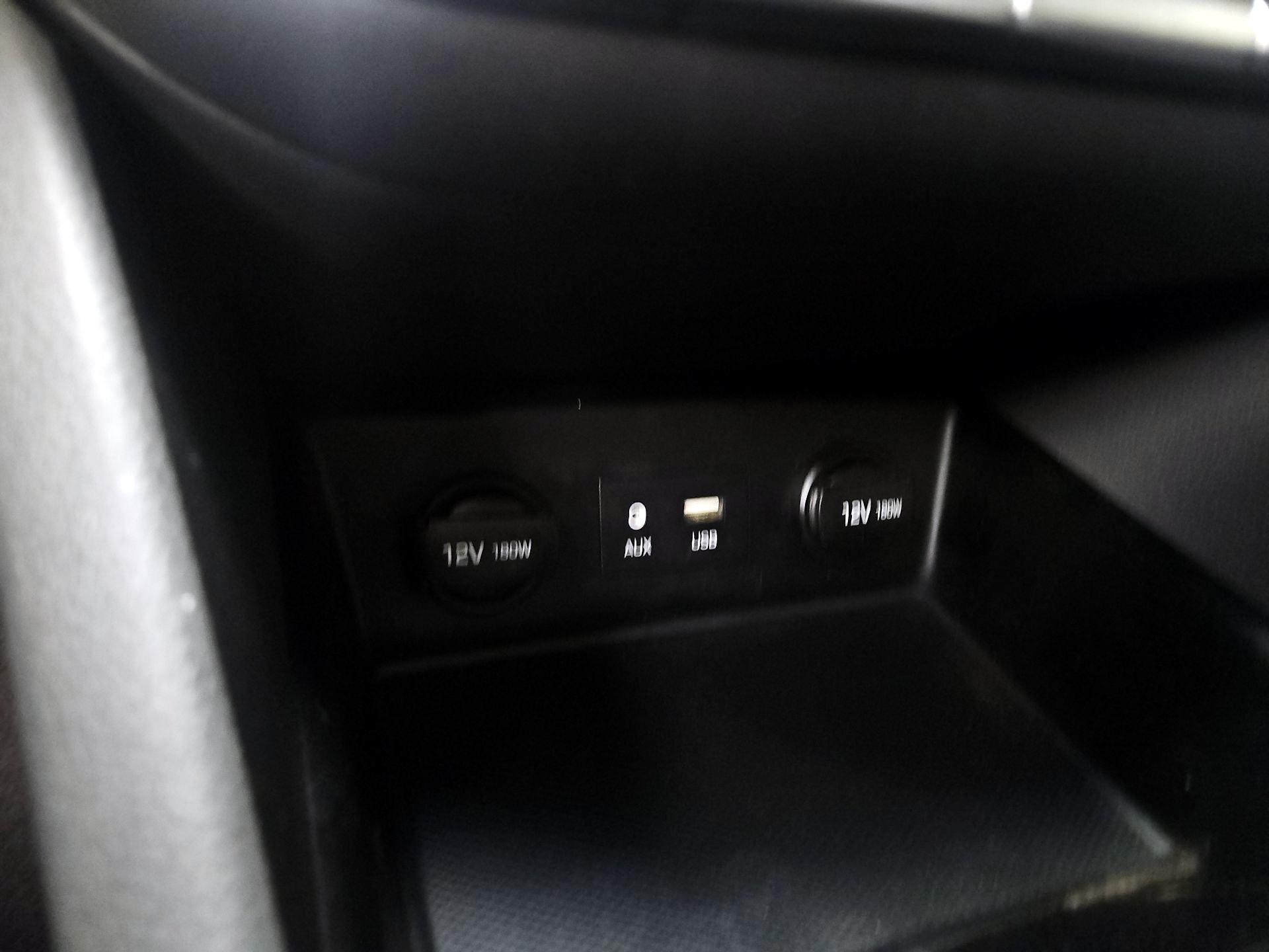 Thumbnail: 2019 Hyundai Ioniq - 18