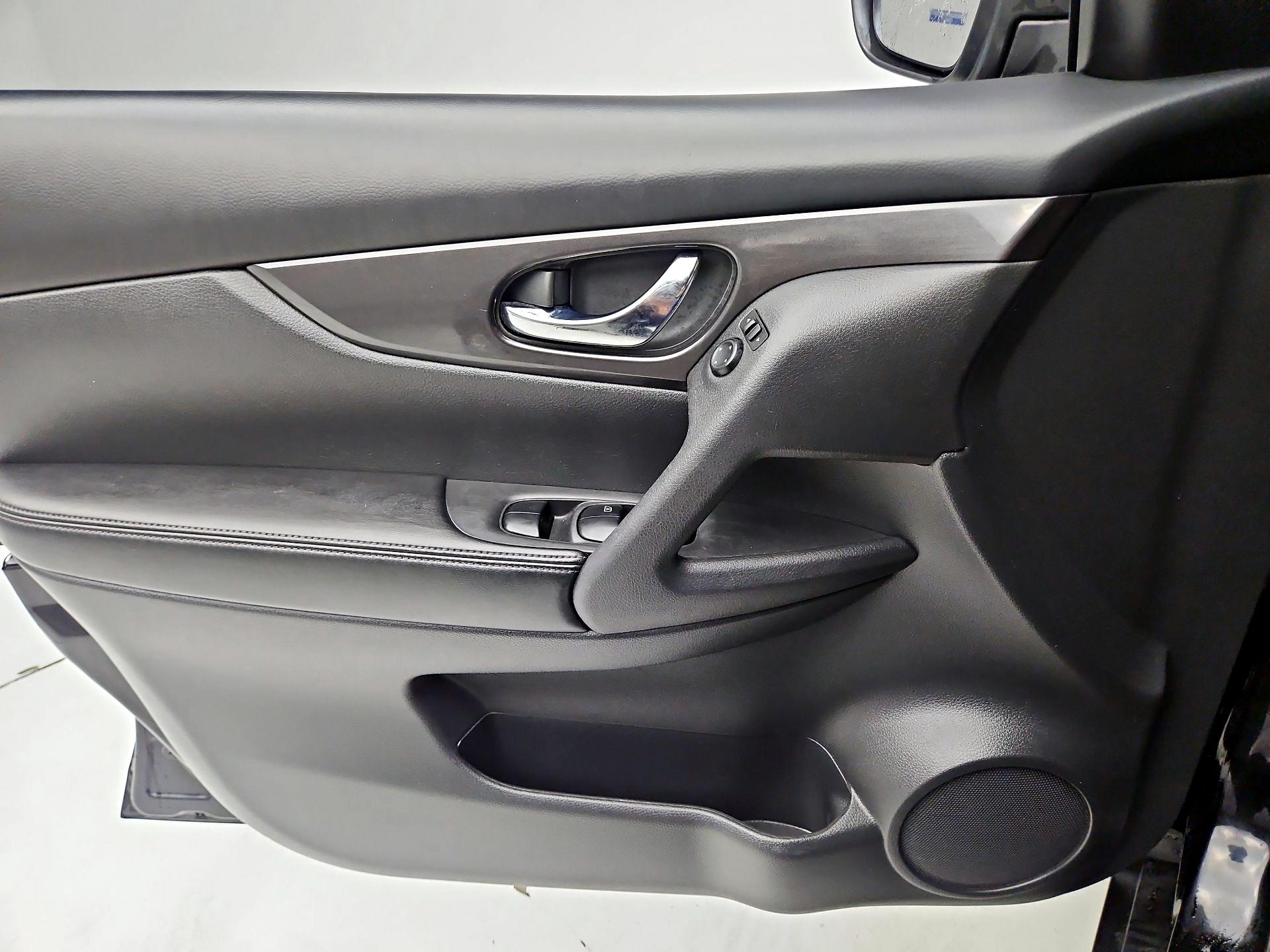 Thumbnail: 2019 Nissan Rogue - 12