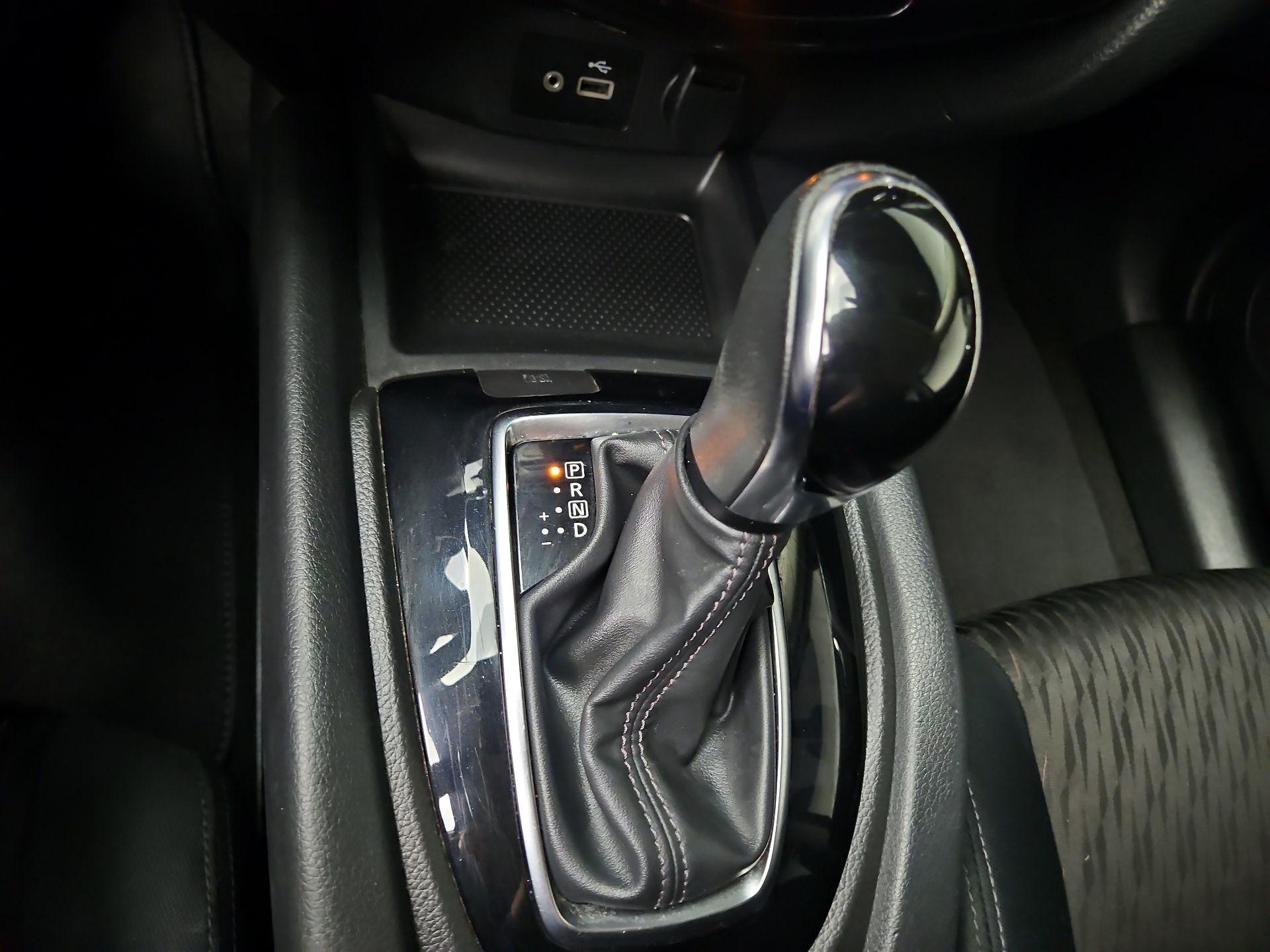 Thumbnail: 2019 Nissan Rogue - 17