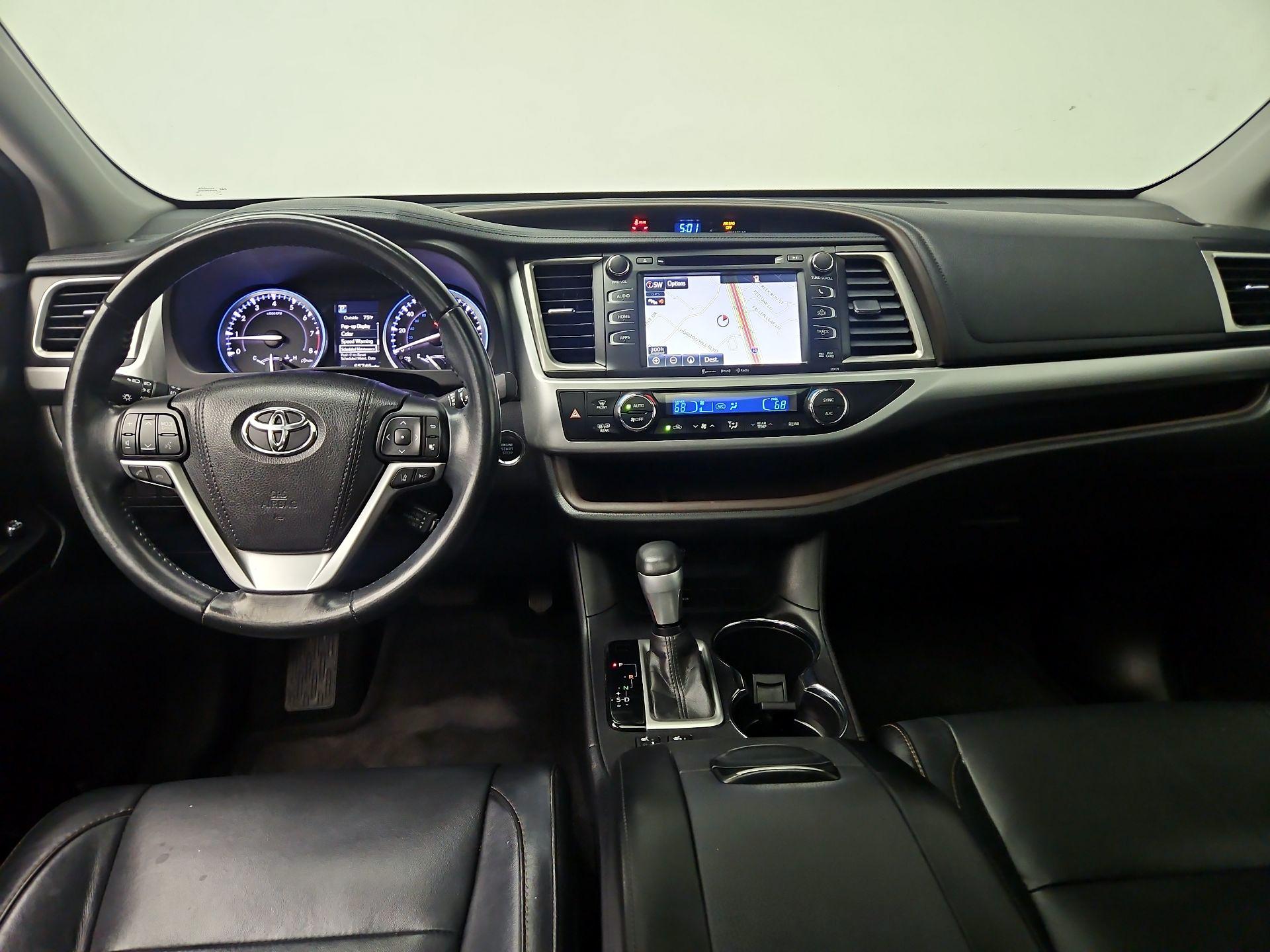 Thumbnail: 2017 Toyota Highlander - 9