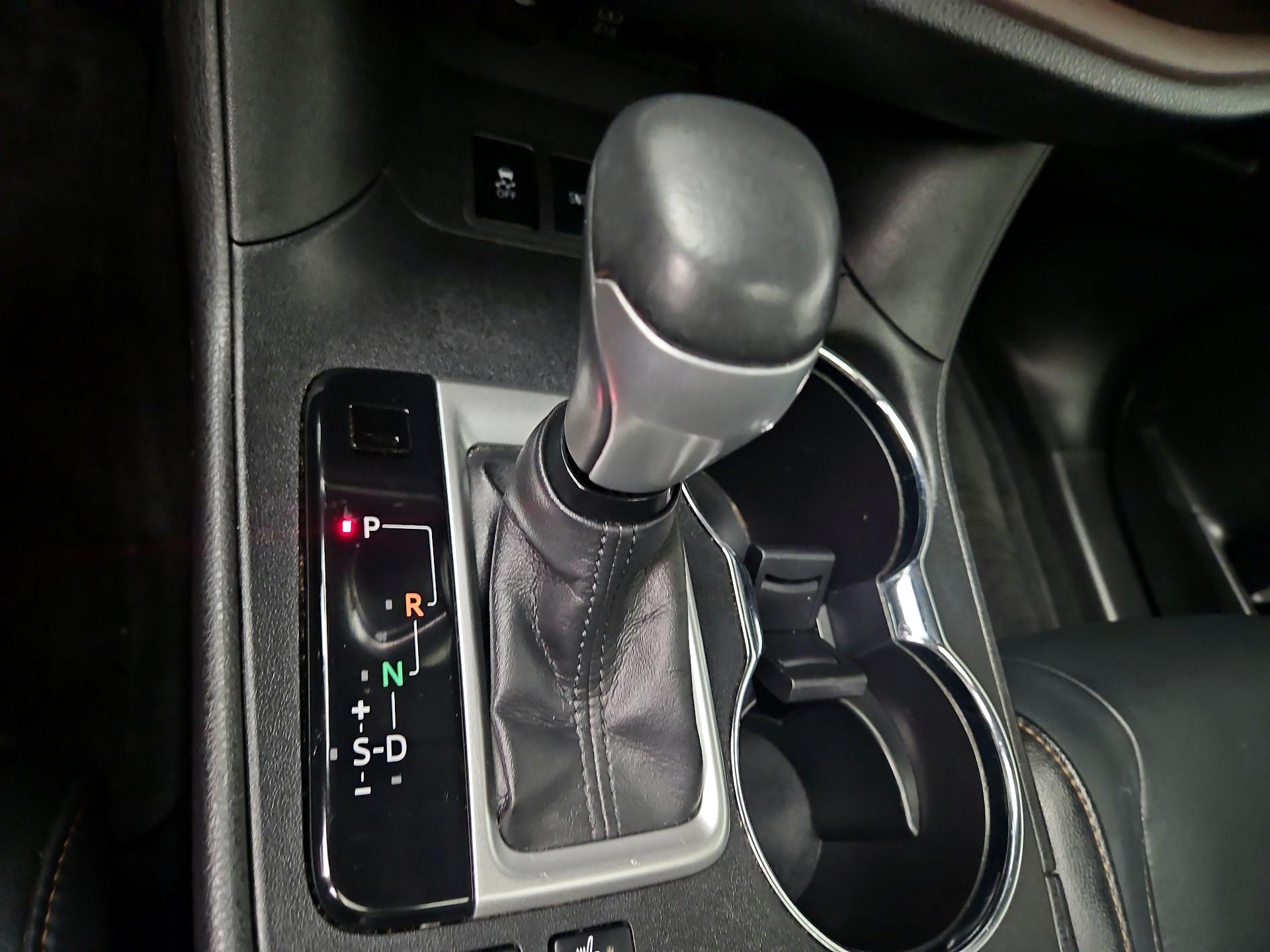 Thumbnail: 2017 Toyota Highlander - 18