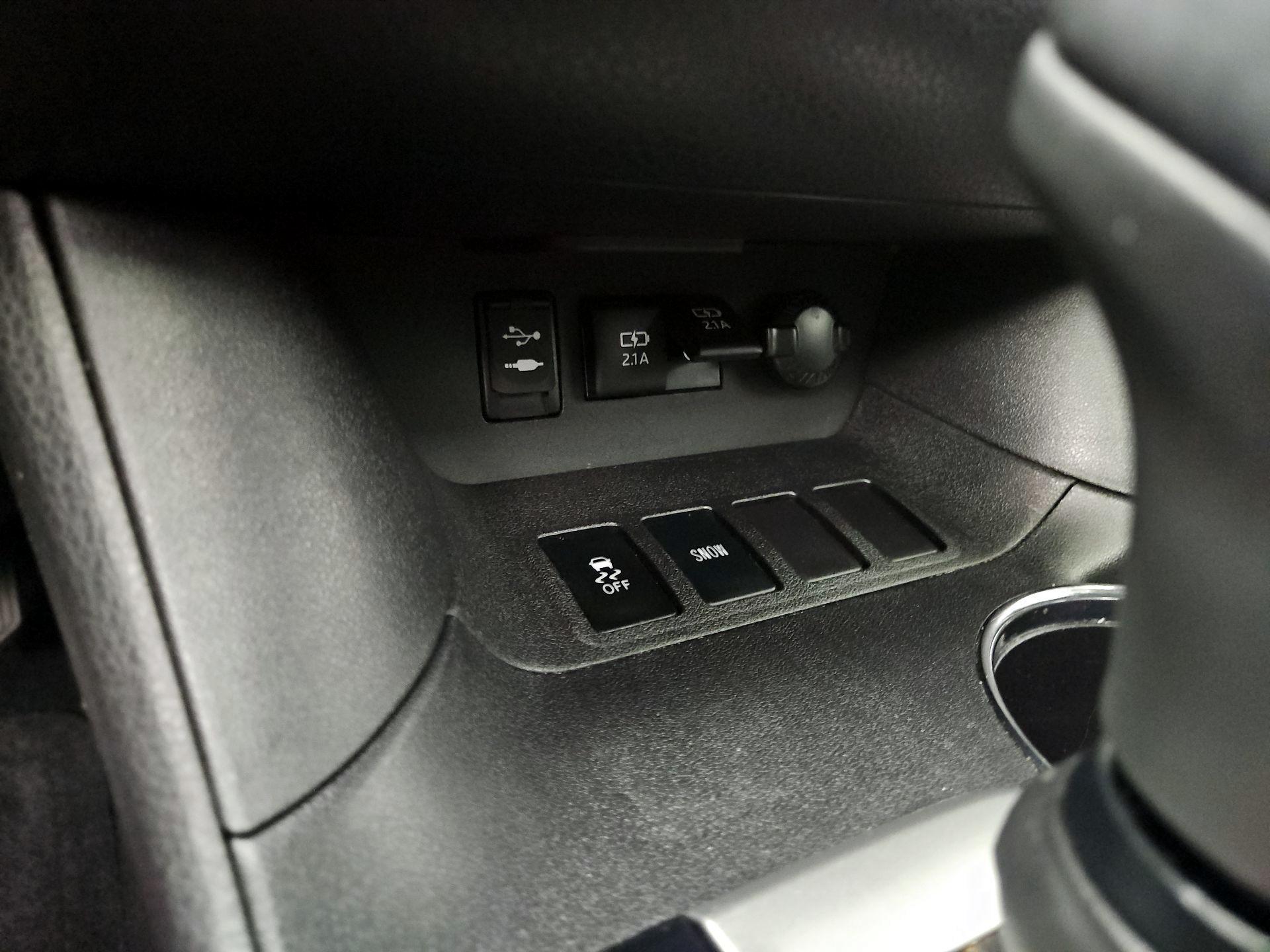 Thumbnail: 2017 Toyota Highlander - 19