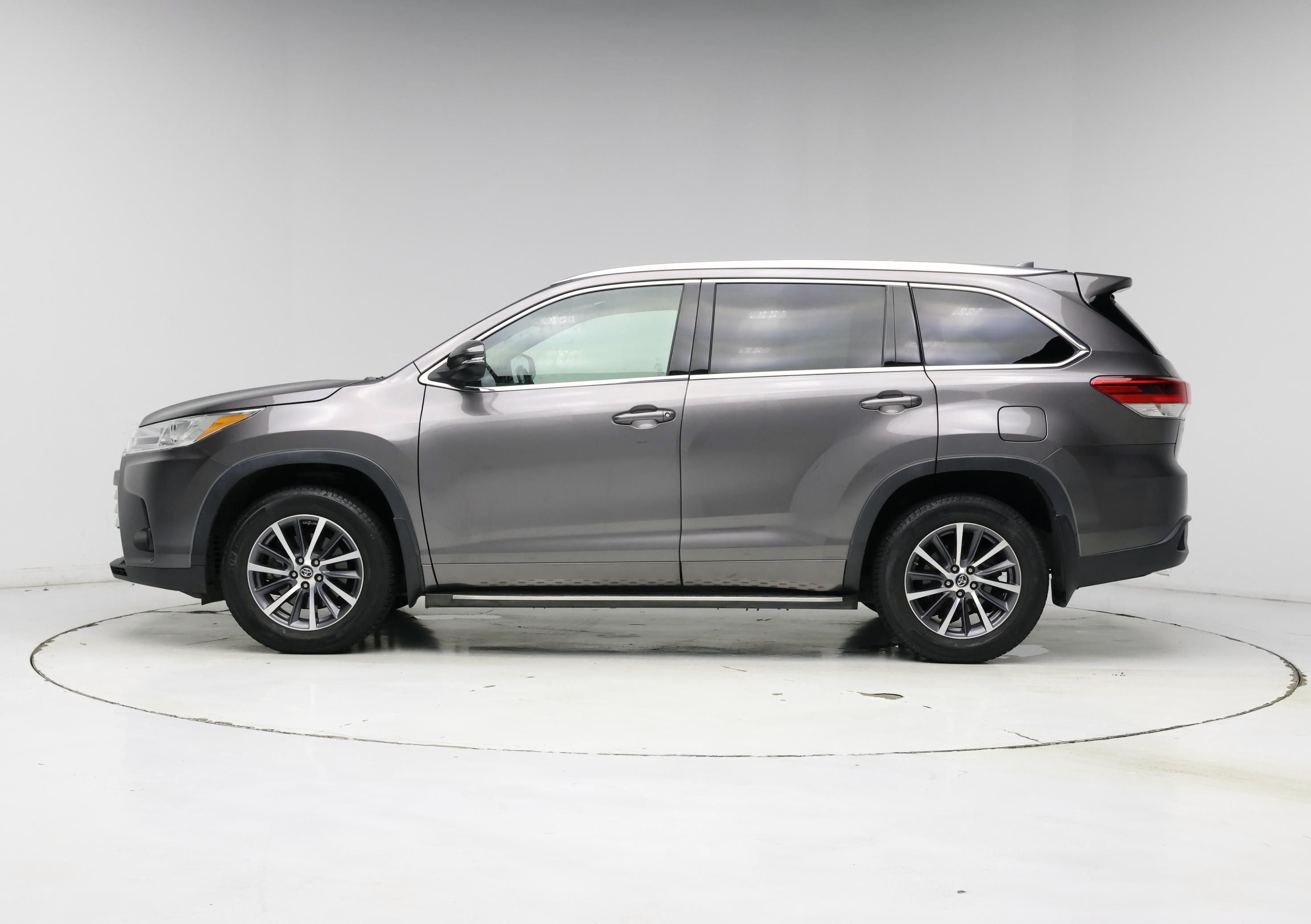 Thumbnail: 2017 Toyota Highlander - 3