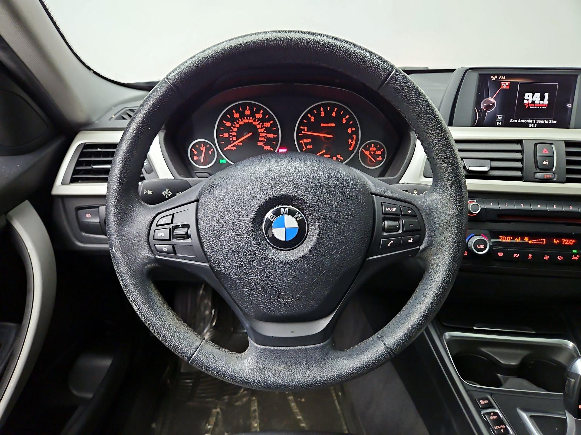 Thumbnail: 2015 BMW 3 Series - 10