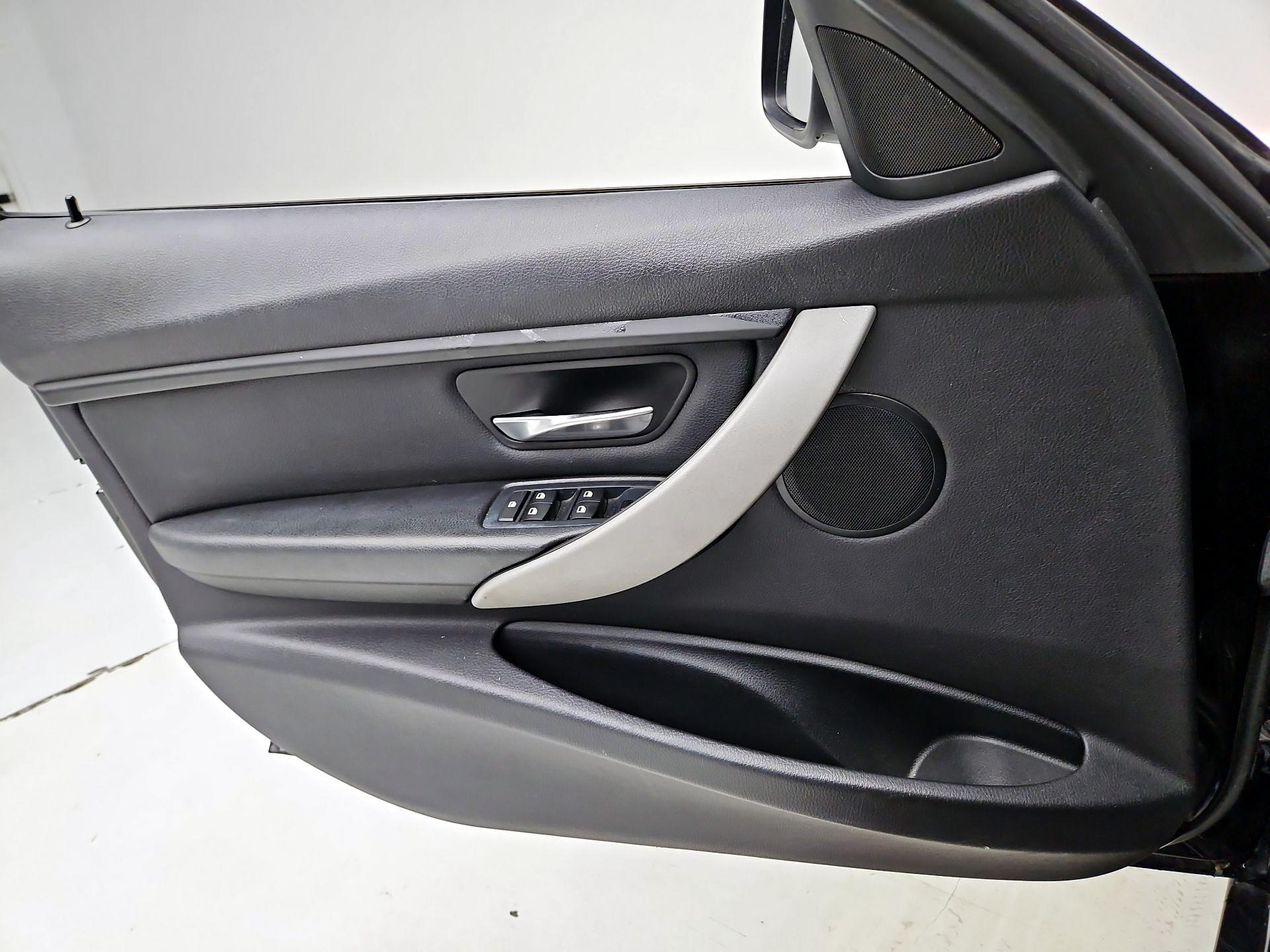 Thumbnail: 2015 BMW 3 Series - 12