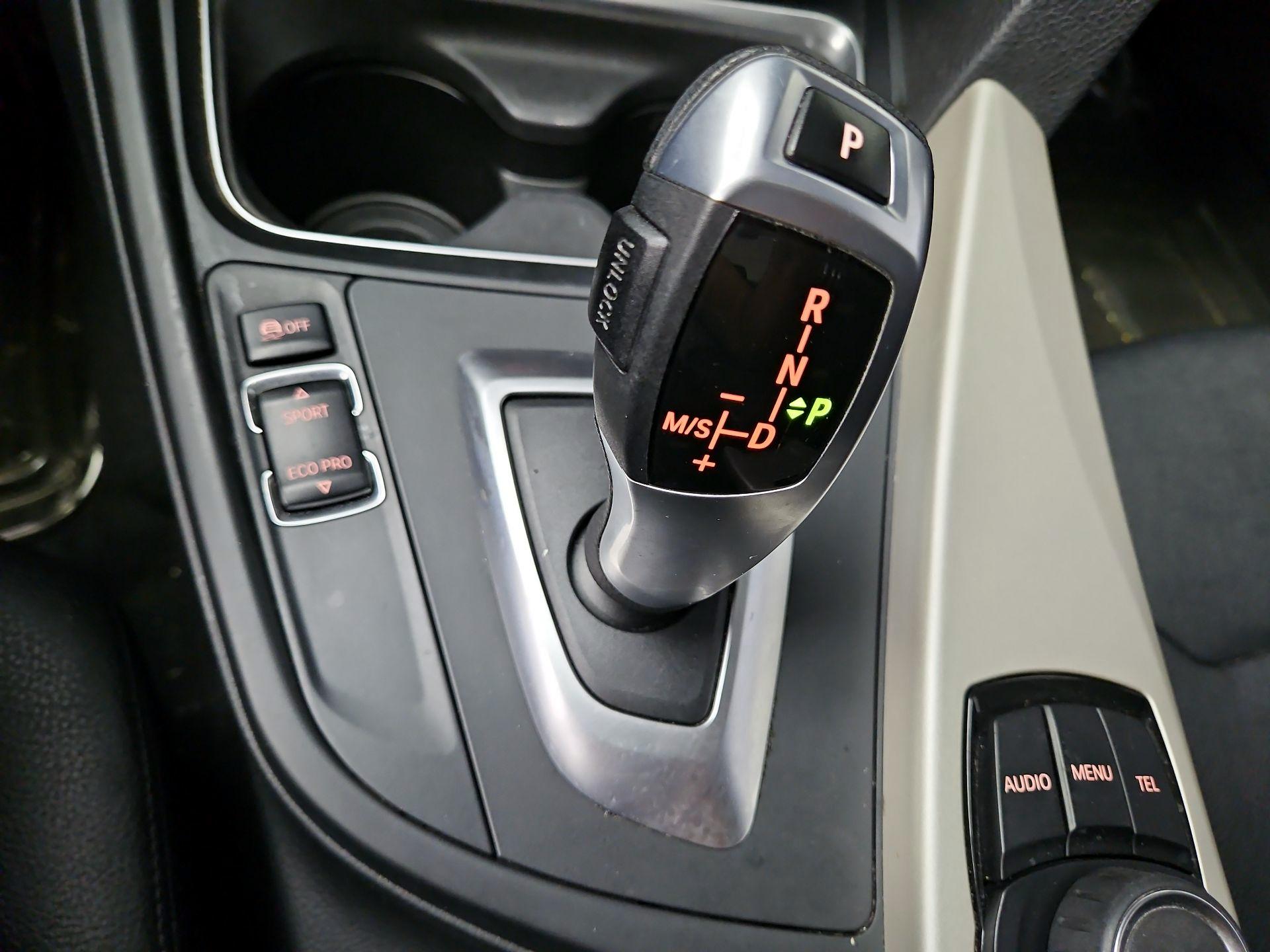 Thumbnail: 2015 BMW 3 Series - 16