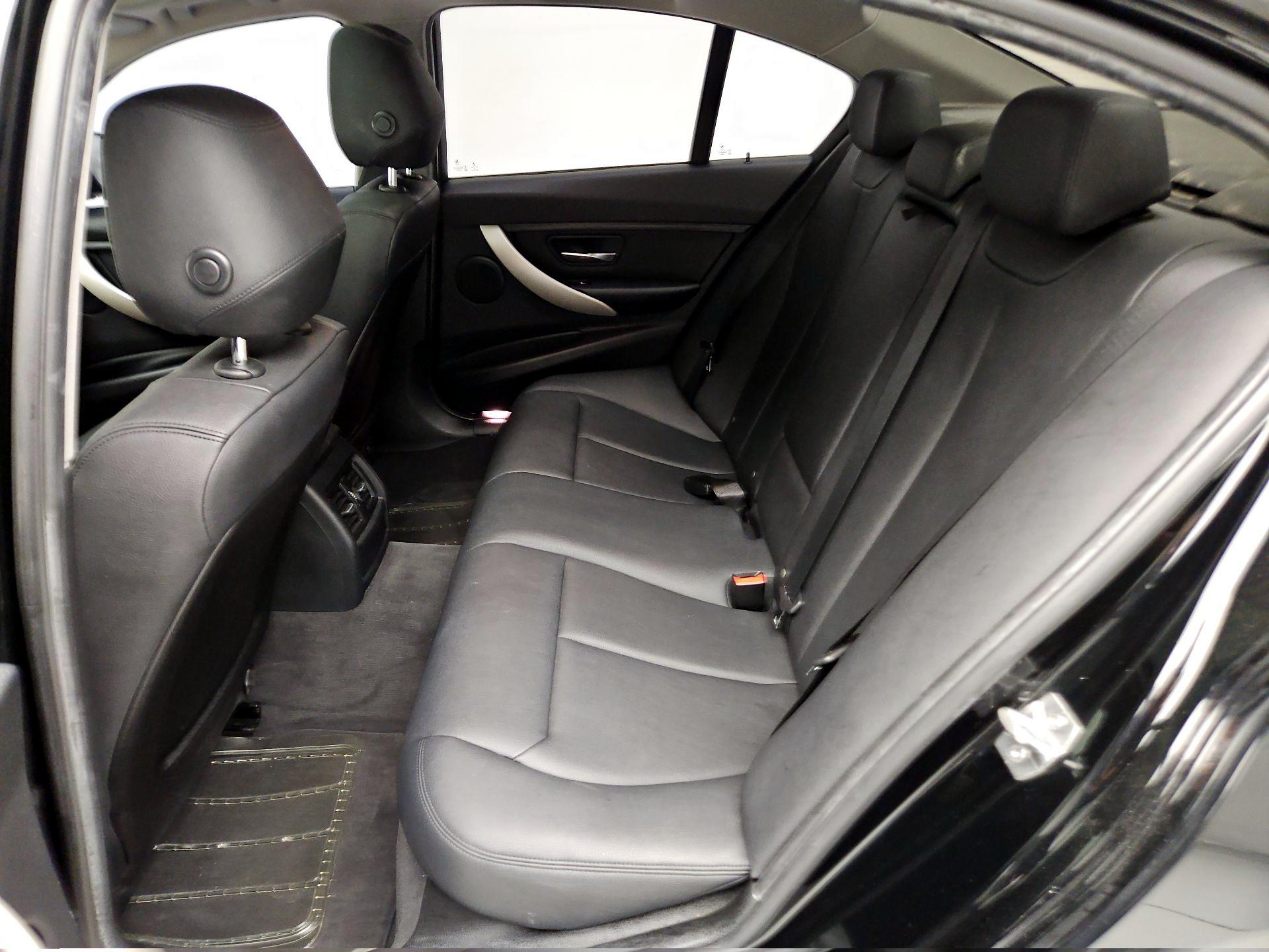 Thumbnail: 2015 BMW 3 Series - 19