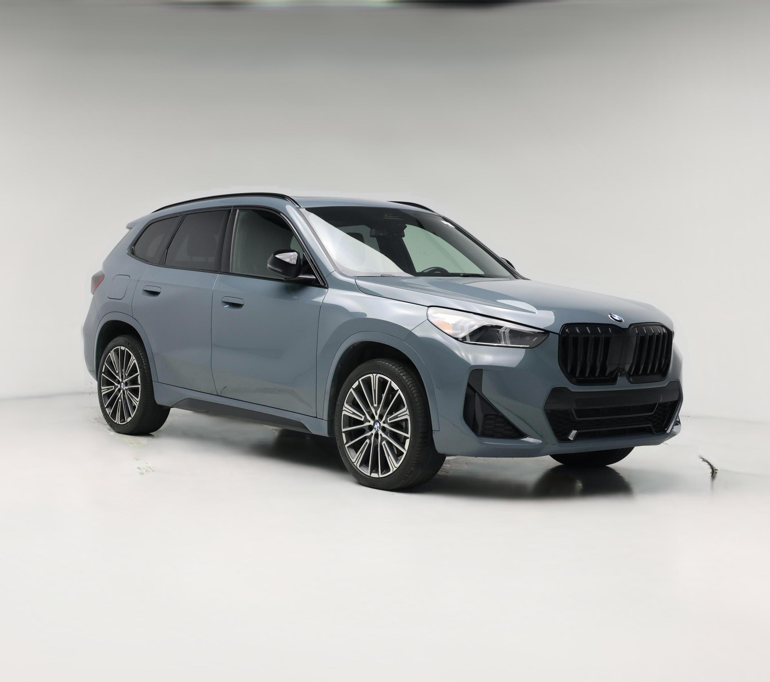 Thumbnail: 2023 BMW X1 - 1