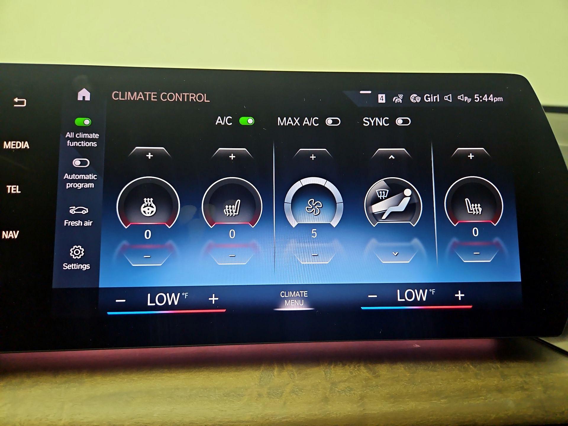 Thumbnail: 2023 BMW X1 - 16