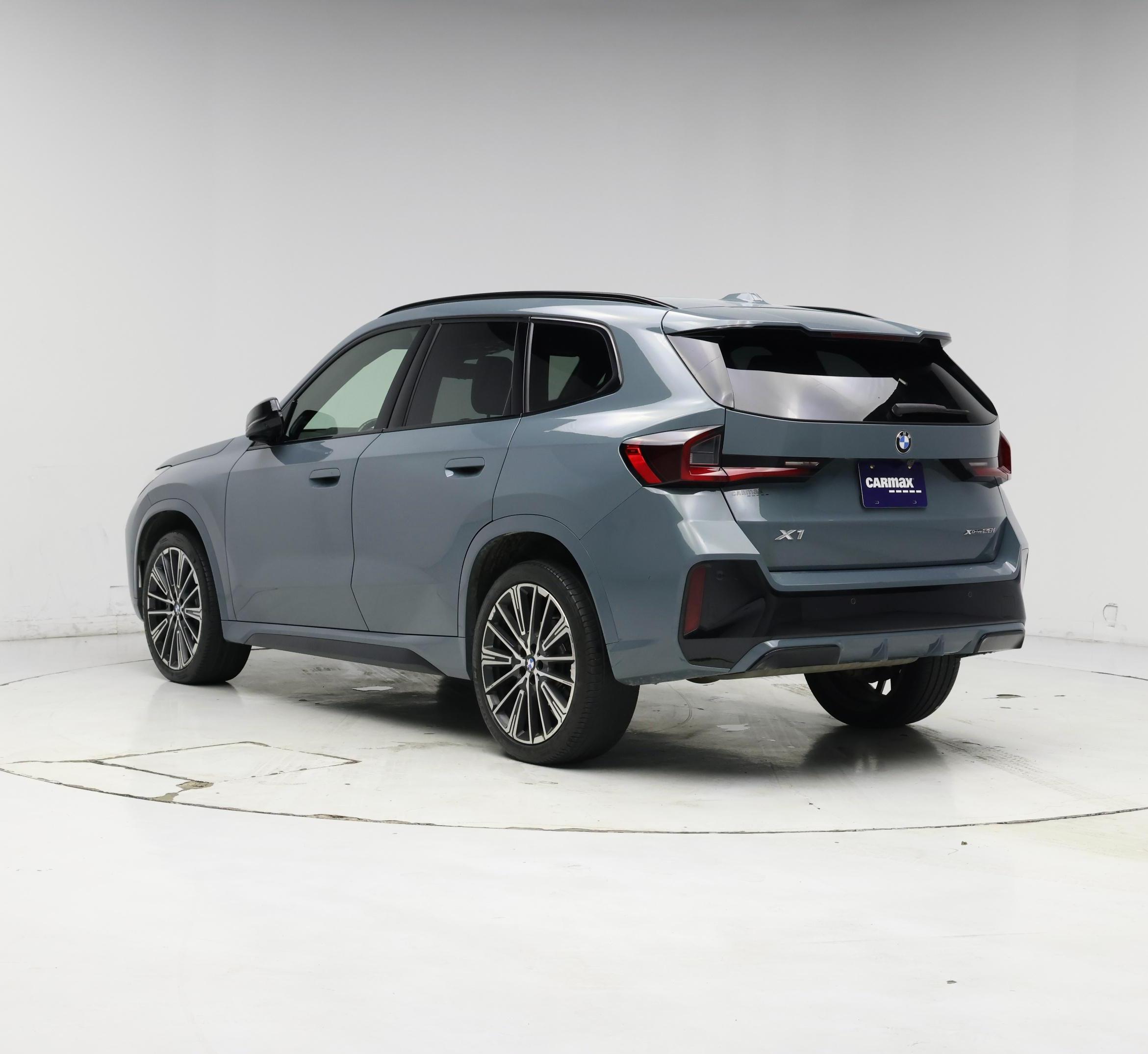 Thumbnail: 2023 BMW X1 - 2