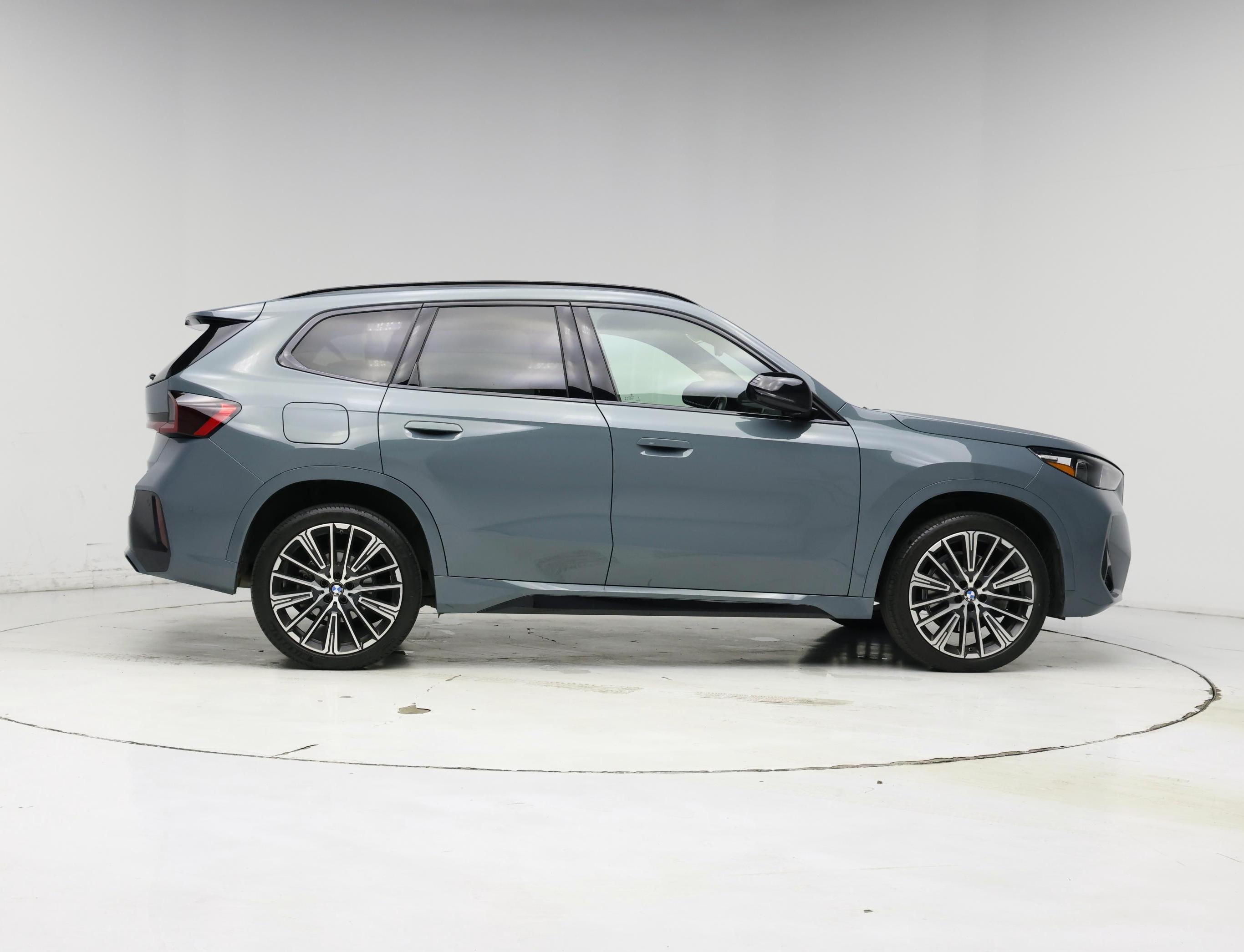 Thumbnail: 2023 BMW X1 - 7