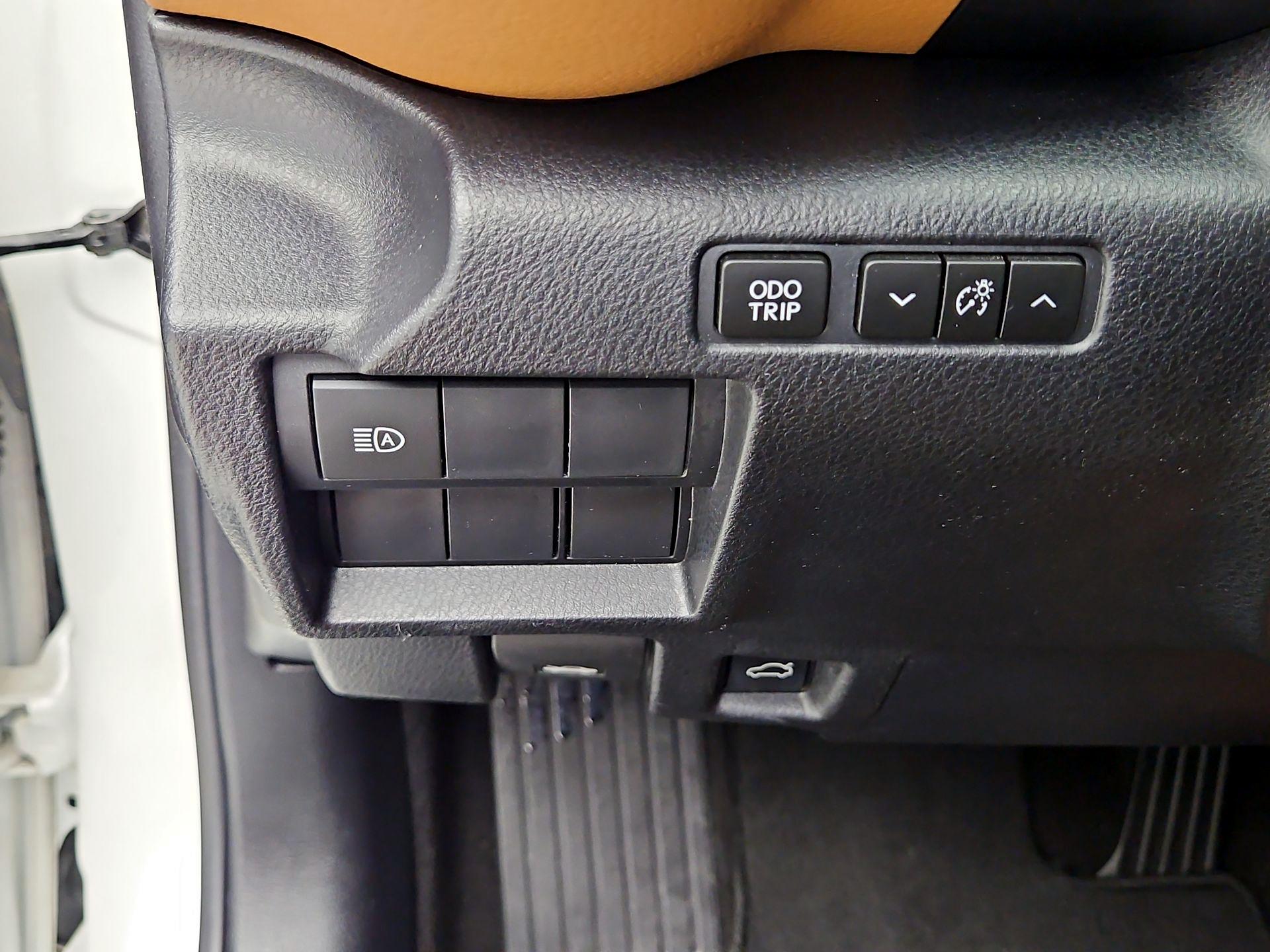 Thumbnail: 2021 Lexus IS - 13