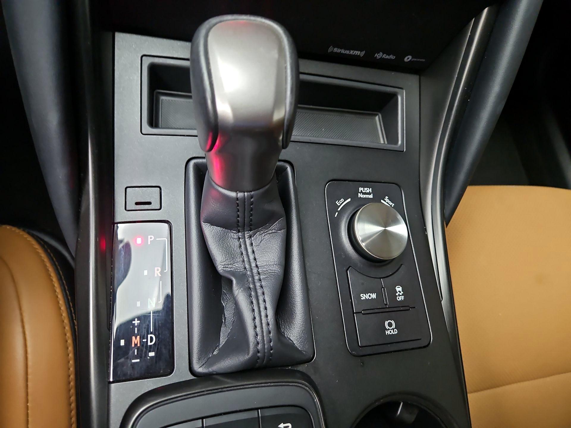 Thumbnail: 2021 Lexus IS - 17